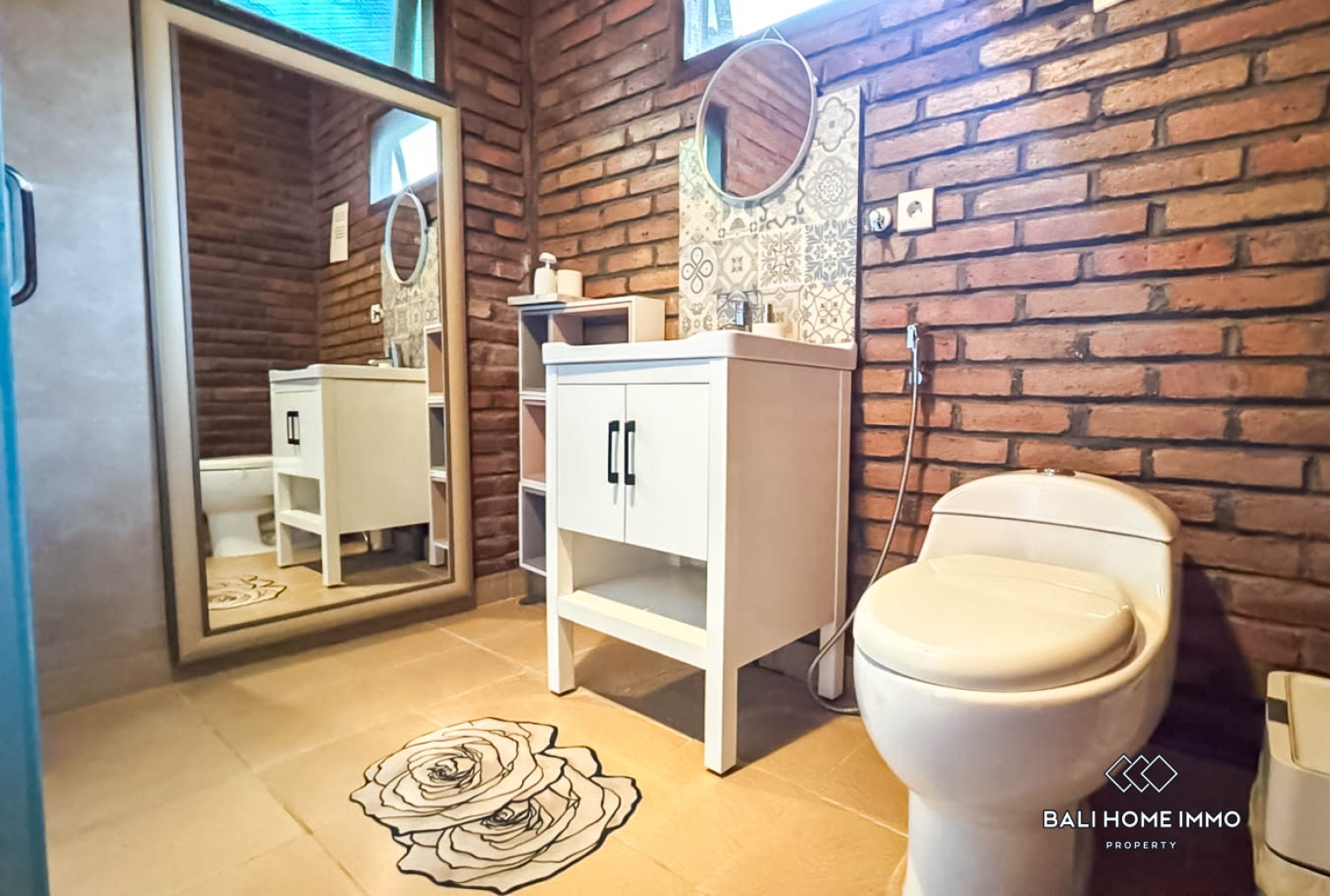3 BEDROOMS VILLA WITH RIVER VIEW IN SUKAWATI view 15