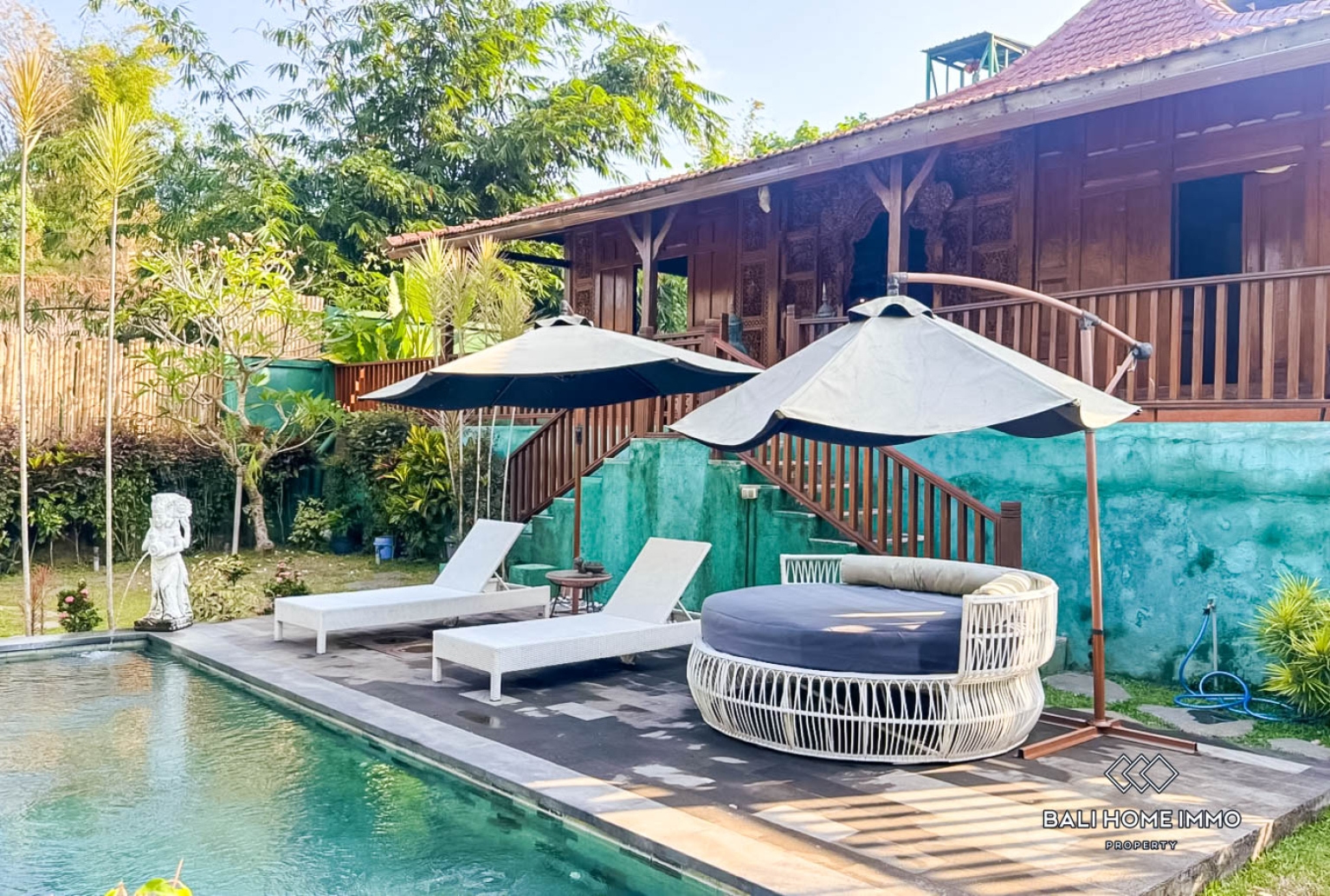 3 BEDROOMS VILLA WITH RIVER VIEW IN SUKAWATI view 2