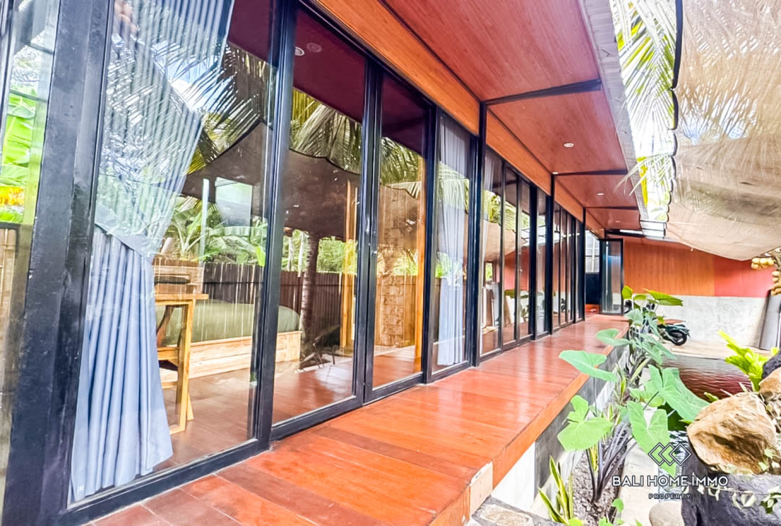 3 Bedrooms Wooden Villa For Sale and Rental near Green School view 2
