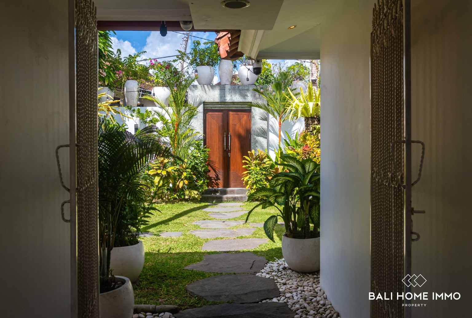 3 units villa with total 7 bedroom for sale and rental in Bali Pererenan view 38