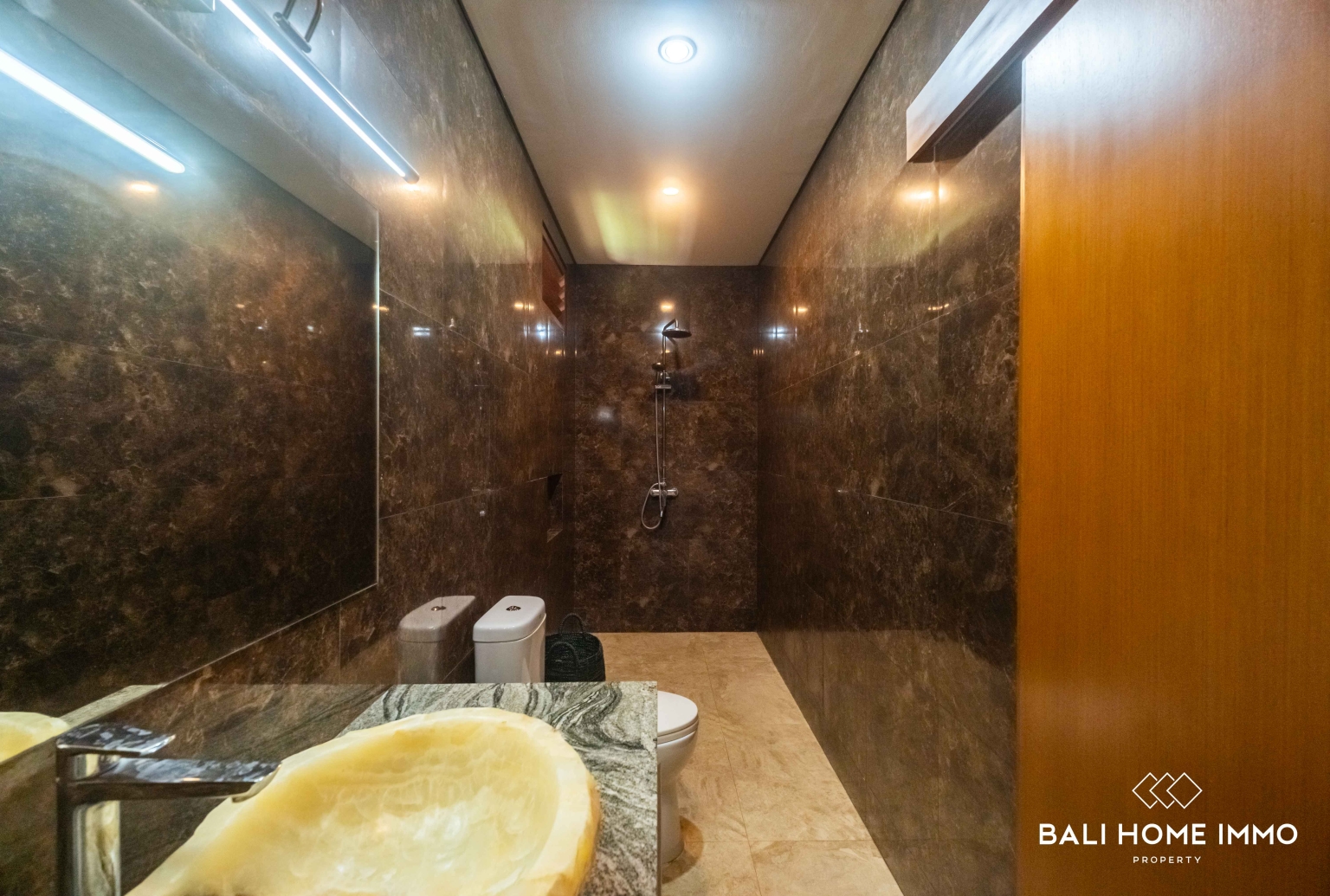 3 units villa with total 7 bedroom for sale and rental in Bali Pererenan view 26