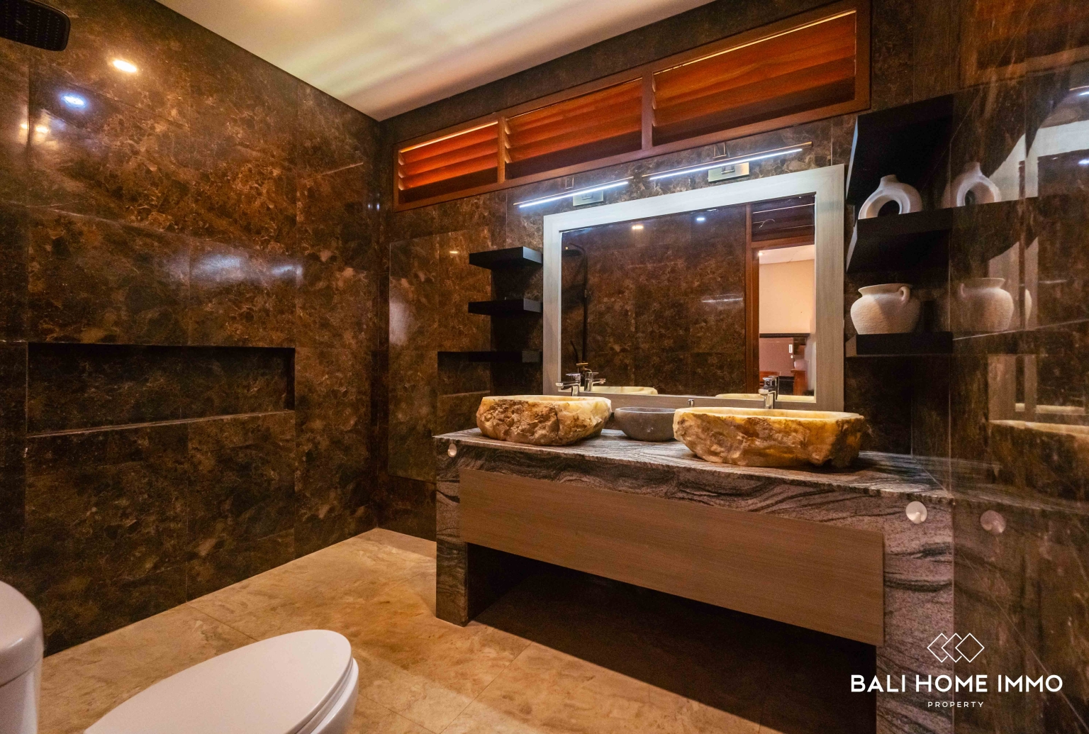 3 units villa with total 7 bedroom for sale and rental in Bali Pererenan view 24