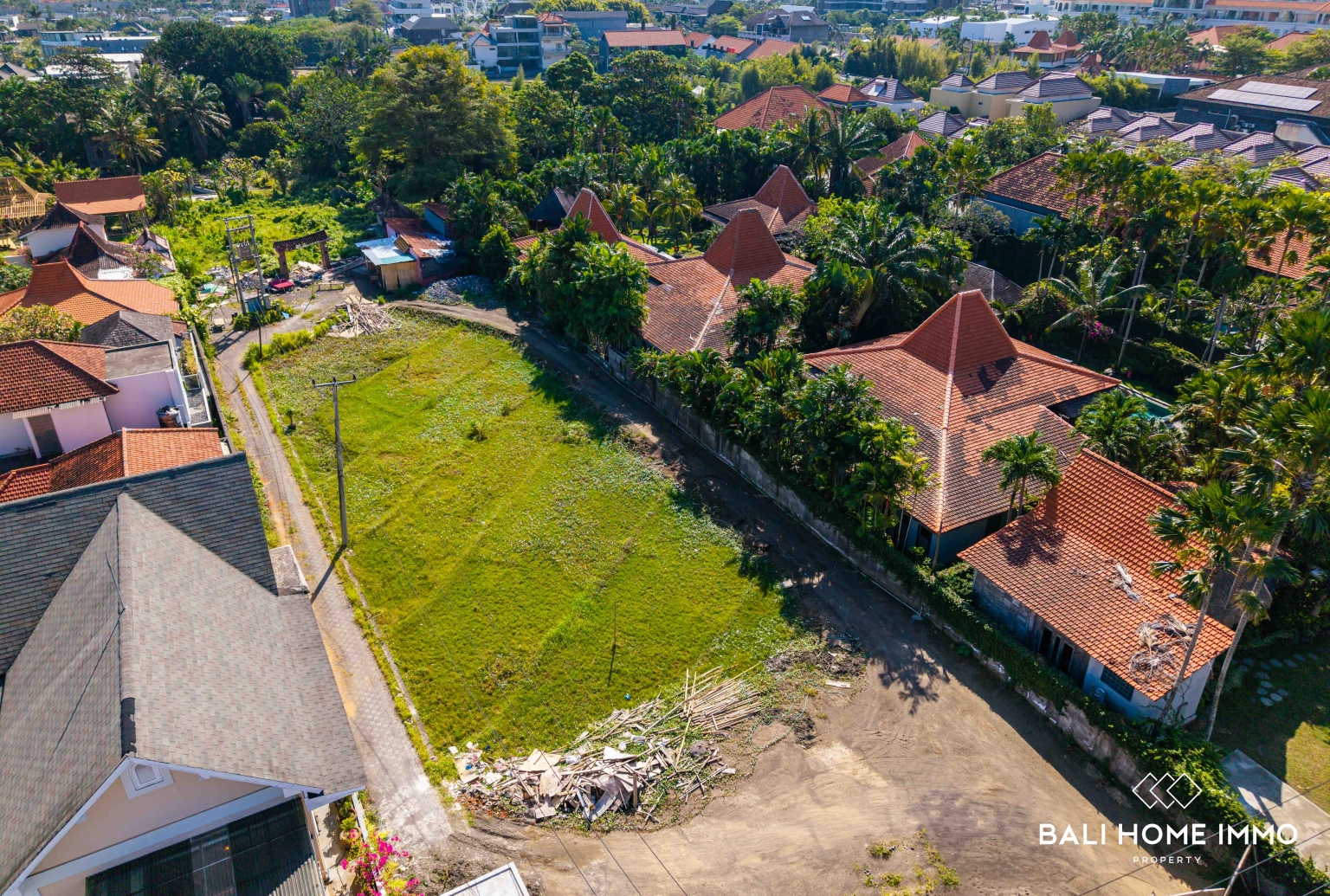 Tanah Pinggir Jalan Seluas 3400 m² untuk Dijual dengan Hak Sewa di Berawa, Bali view 2