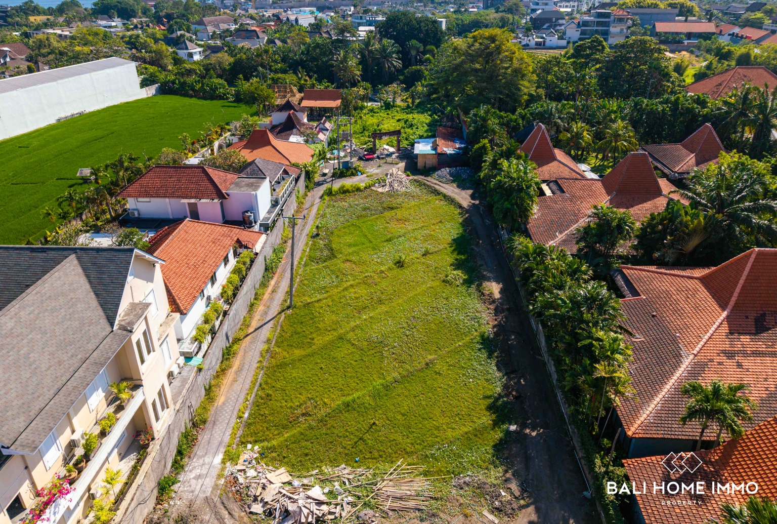 Tanah Pinggir Jalan Seluas 3400 m² untuk Dijual dengan Hak Sewa di Berawa, Bali view 3