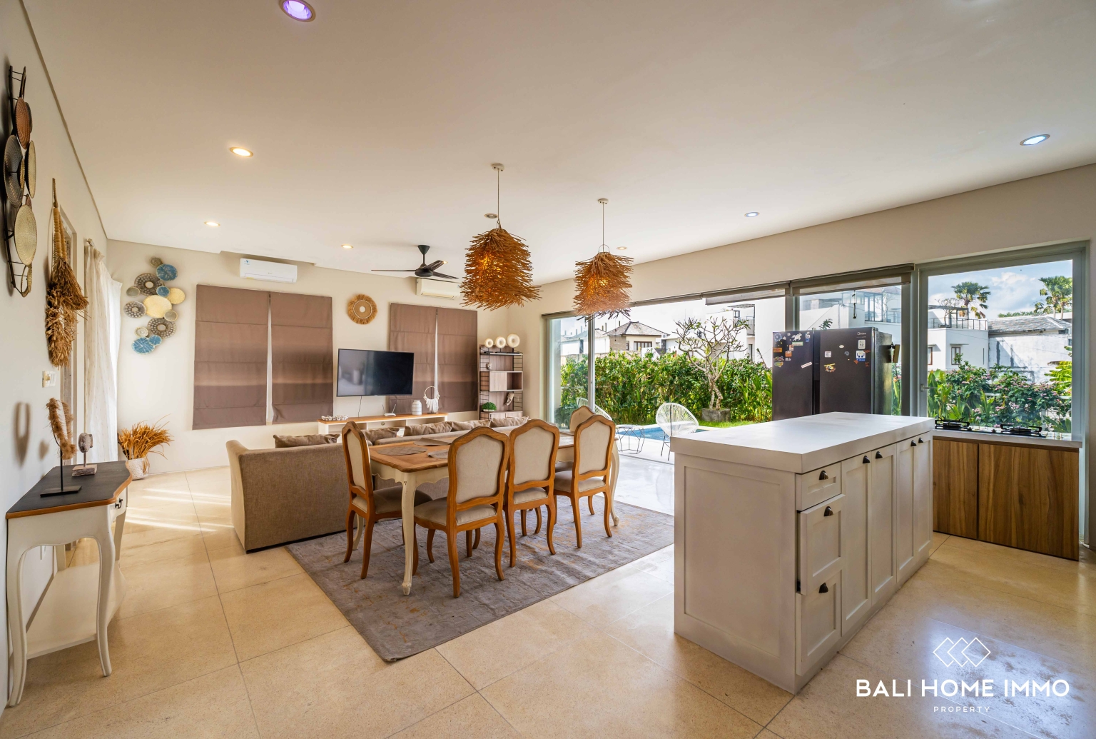4 Bedroom Family Villa for Rent in Bali Canggu Berawa view 10