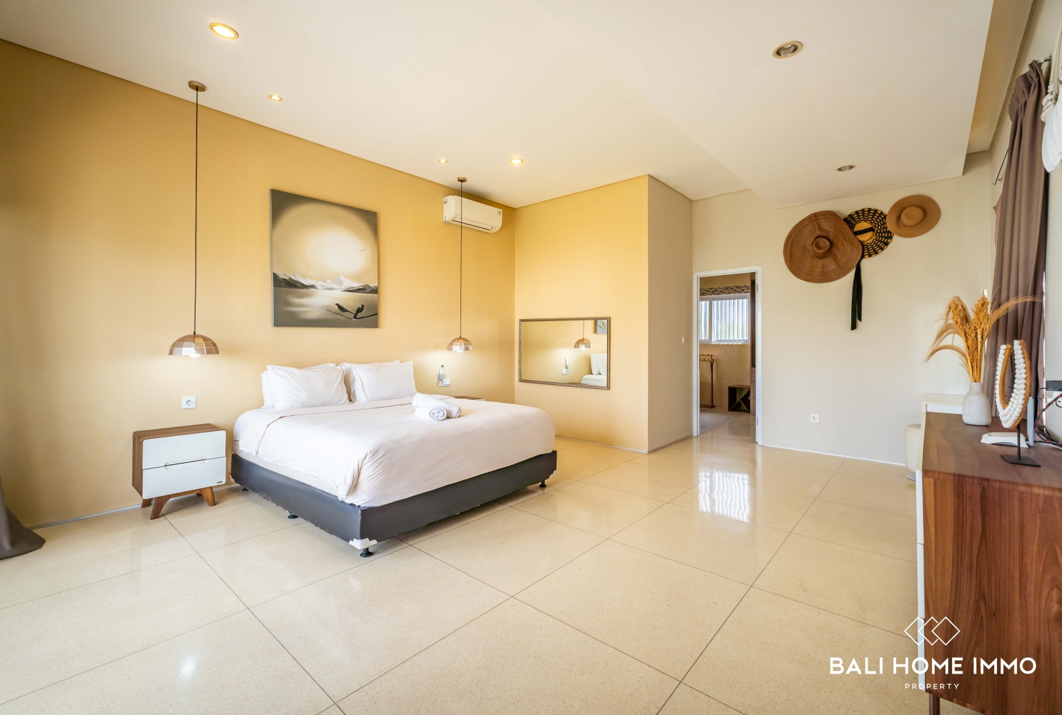 4 Bedroom Family Villa for Rent in Bali Canggu Berawa view 16