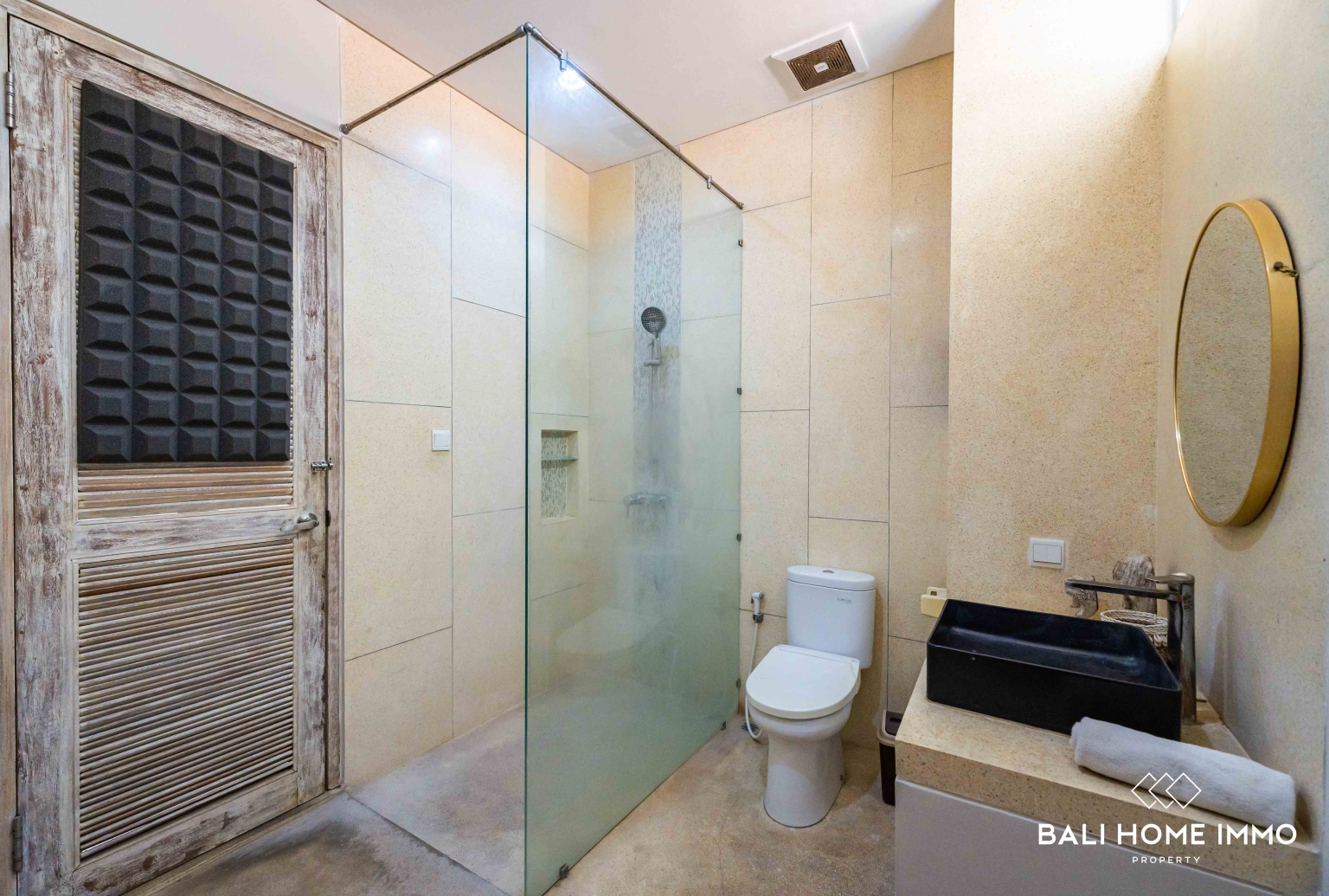 4 Bedroom Family Villa for Rent in Bali Canggu Berawa view 27