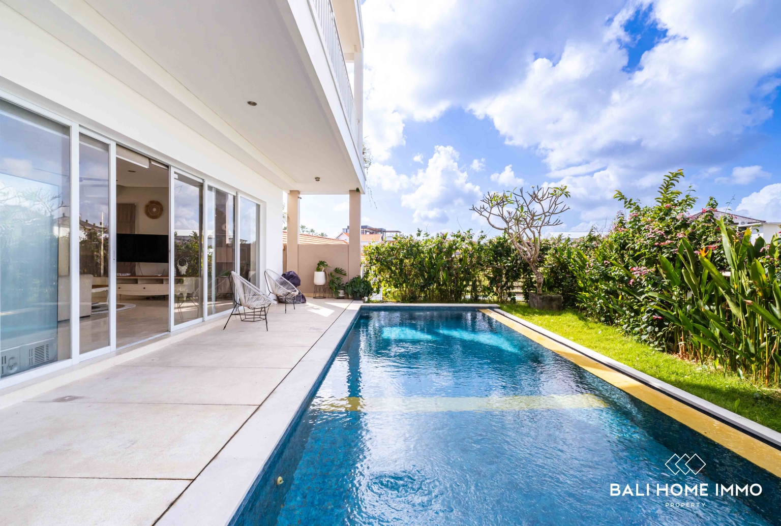 4 Bedroom Family Villa for Rent in Bali Canggu Berawa view 2