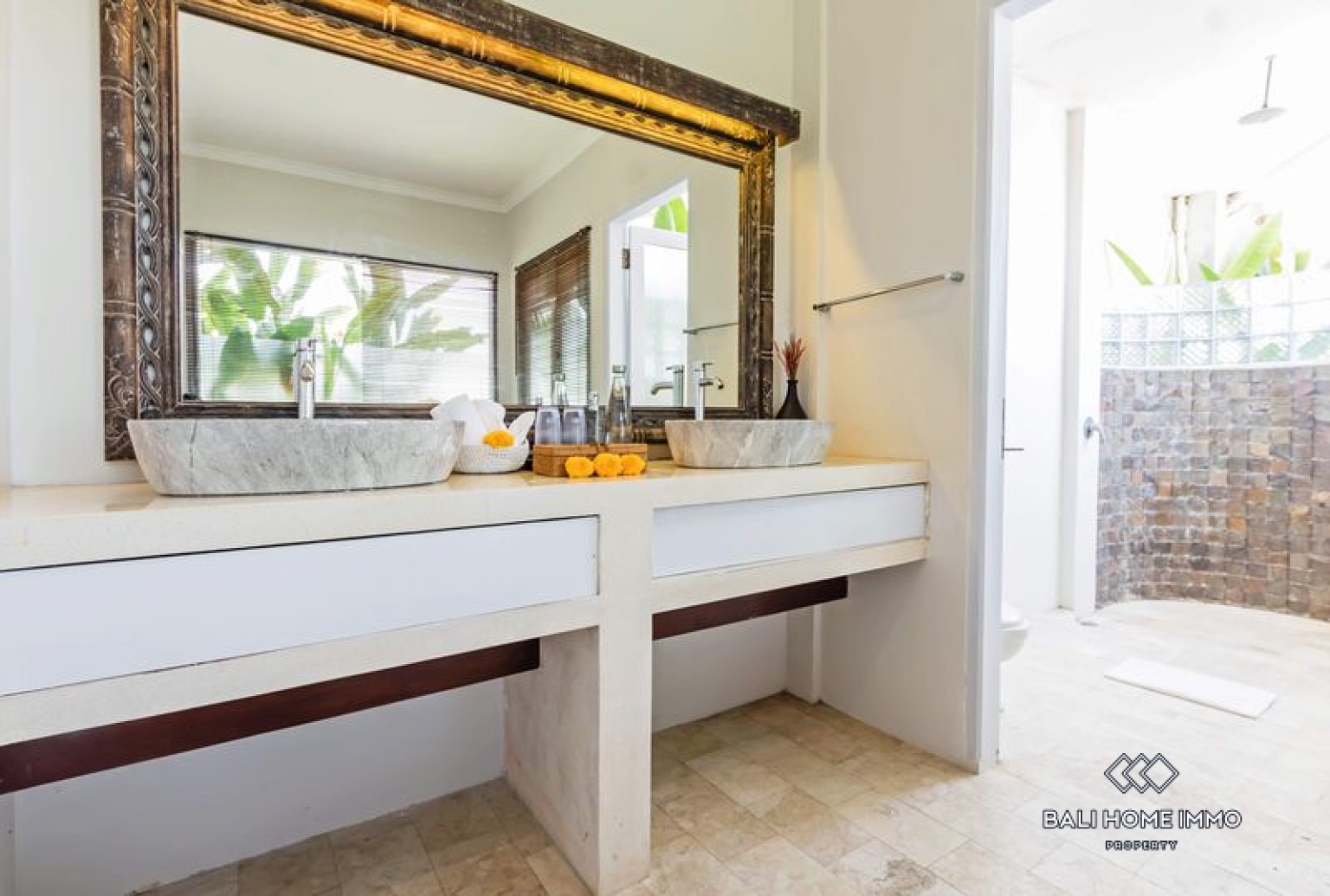 Villa familiale de 4 chambres à louer à Canggu Berawa view 12