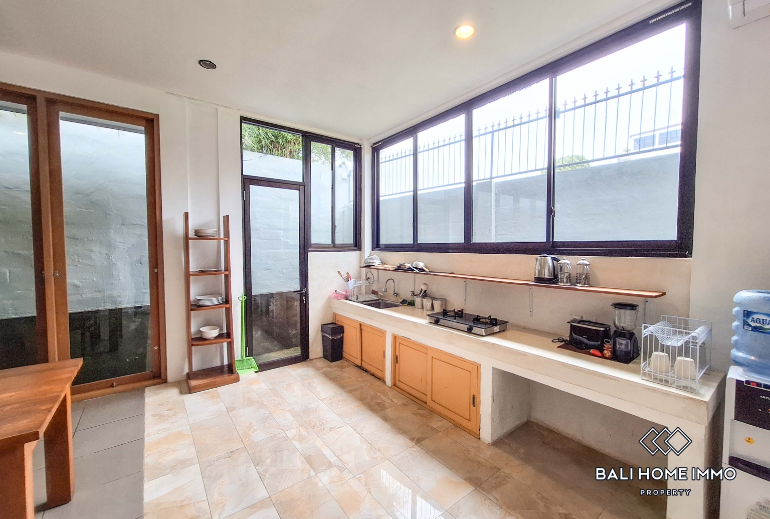 4 Bedroom Family Villa For Rent In Canggu Berawa view 11