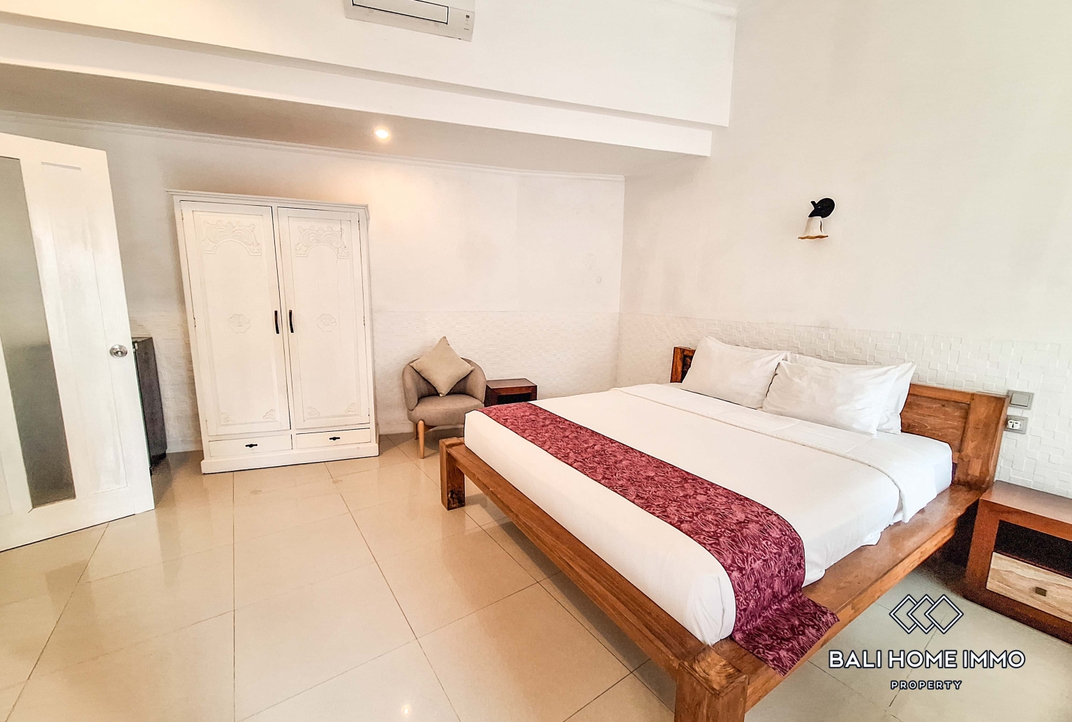 4 Bedroom Family Villa For Rent In Canggu Berawa view 13