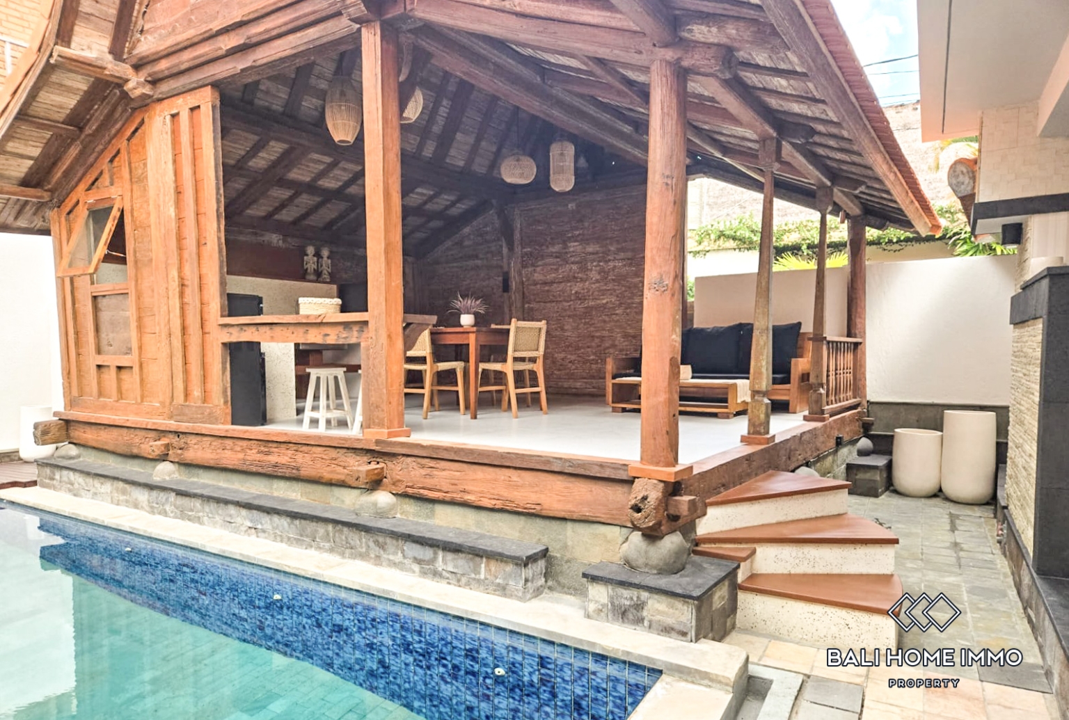 4 Bedroom Family Villa For Rent In Canggu Berawa view 22