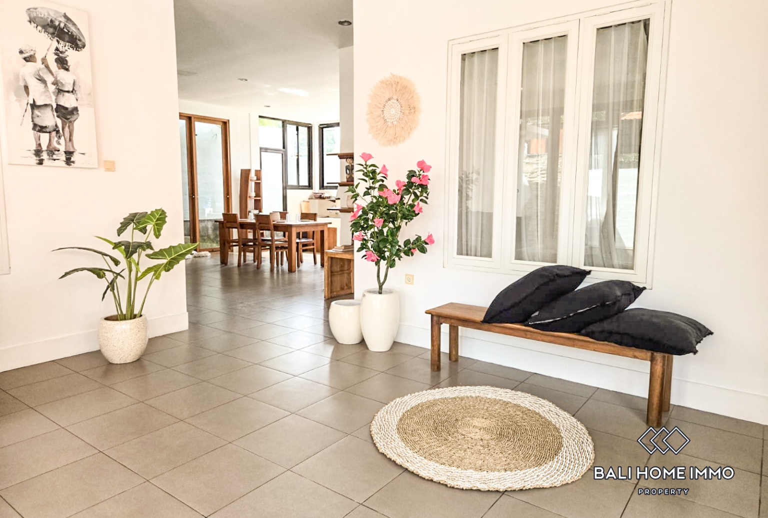 4 Bedroom Family Villa For Rent In Canggu Berawa view 8