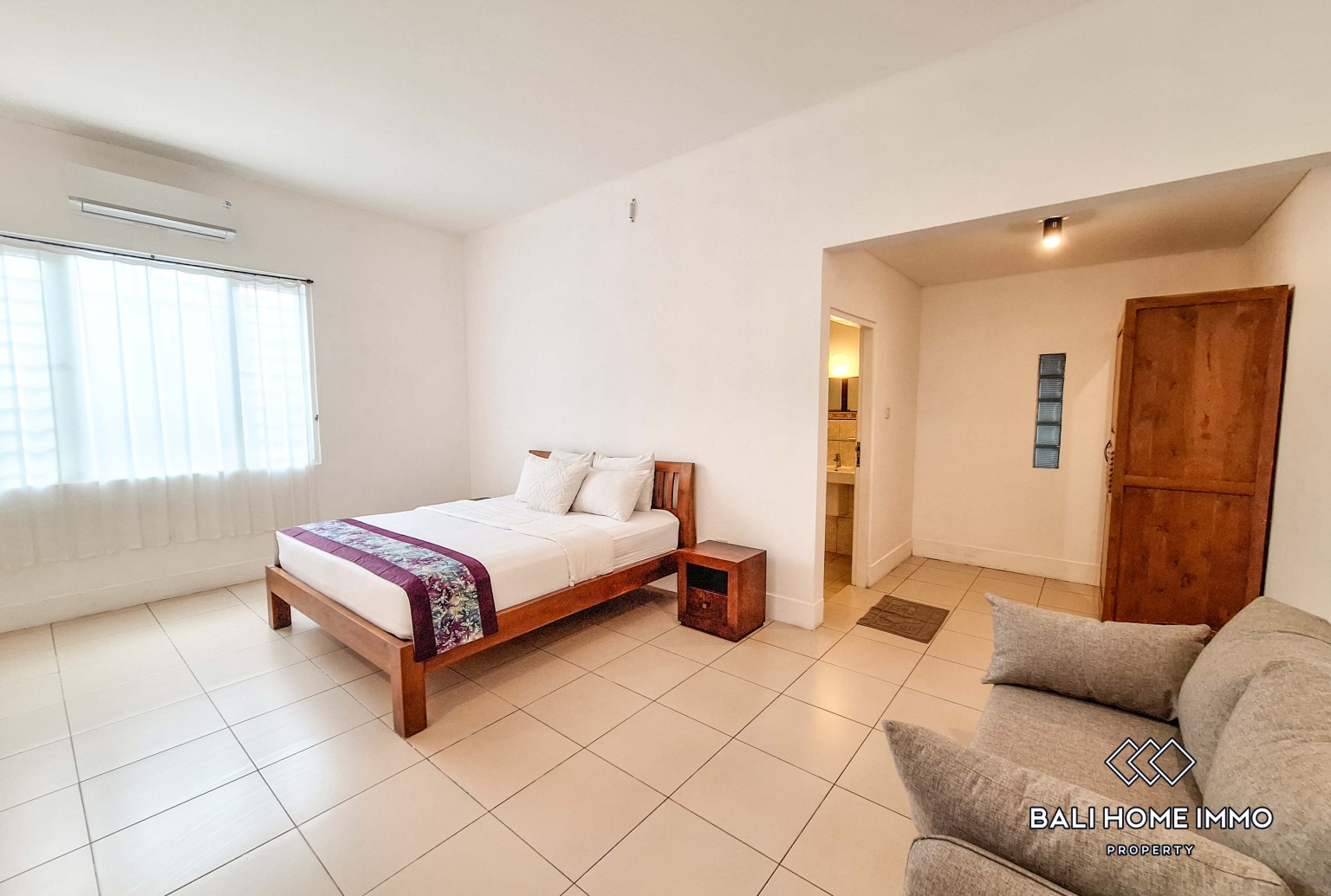4 Bedroom Family Villa For Rent In Canggu Berawa view 15