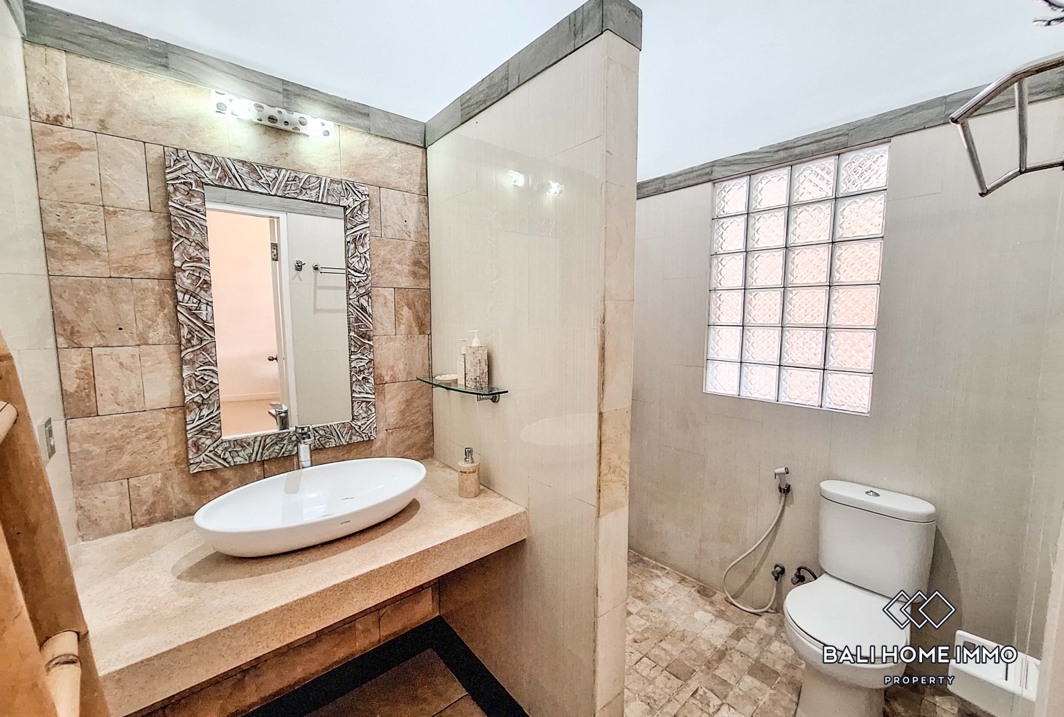 4 Bedroom Family Villa For Rent In Canggu Berawa view 18