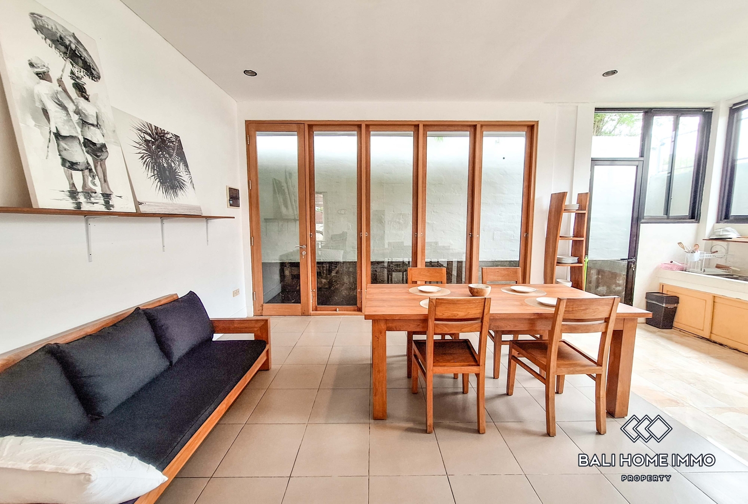 4 Bedroom Family Villa For Rent In Canggu Berawa view 9