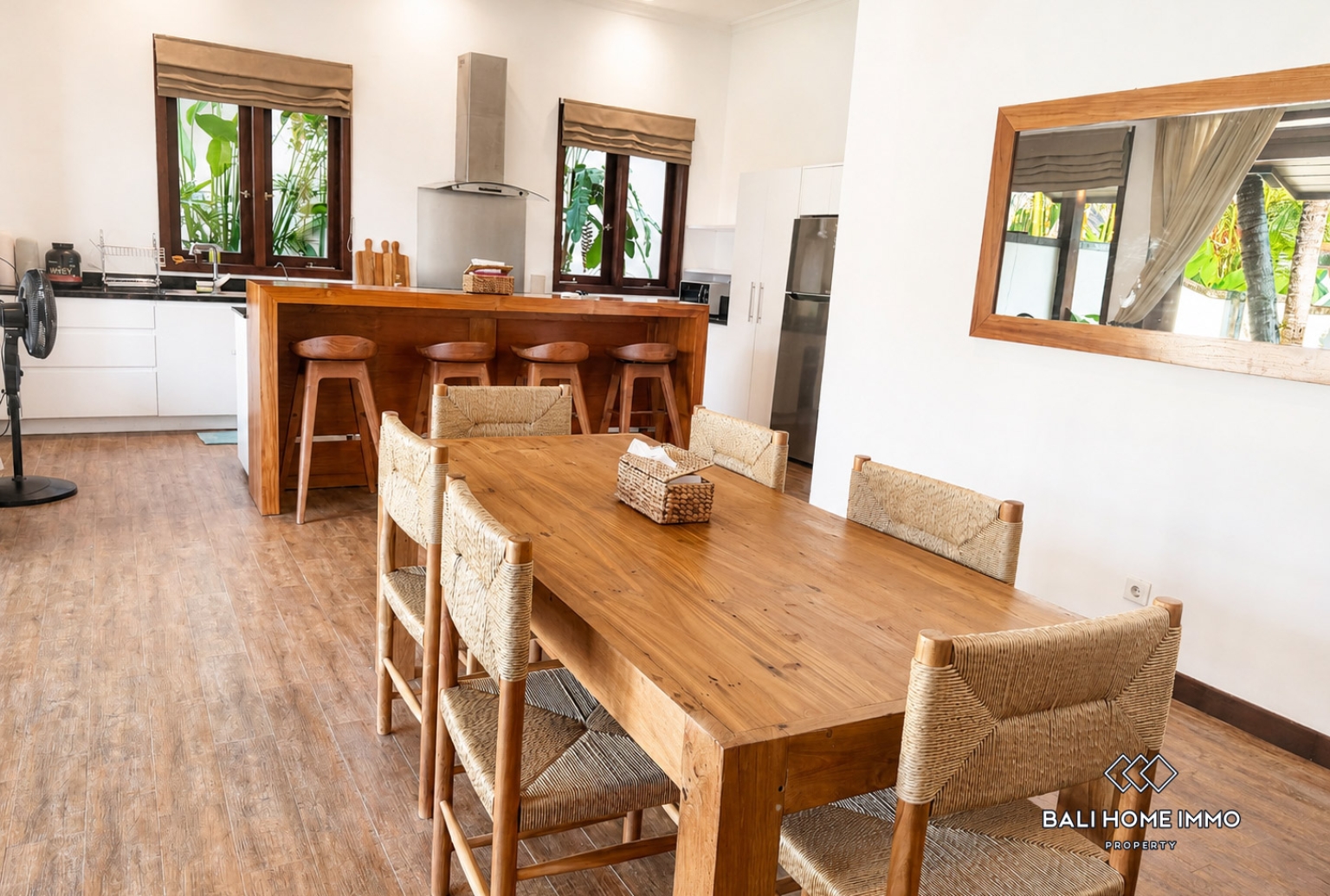 4 Bedroom Family Villa for Rent in Pererenan Northside view 8