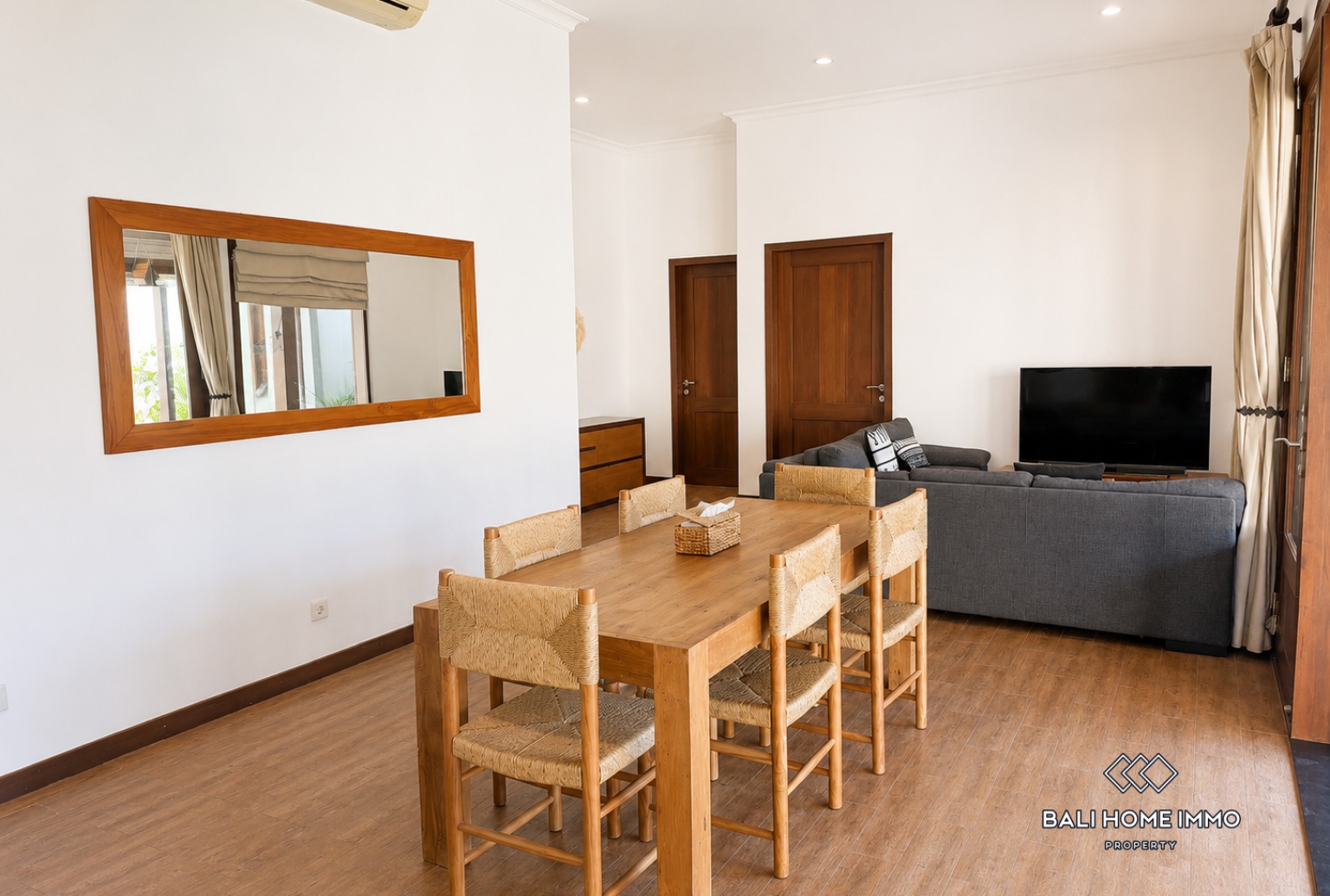 4 Bedroom Family Villa for Rent in Pererenan Northside view 6
