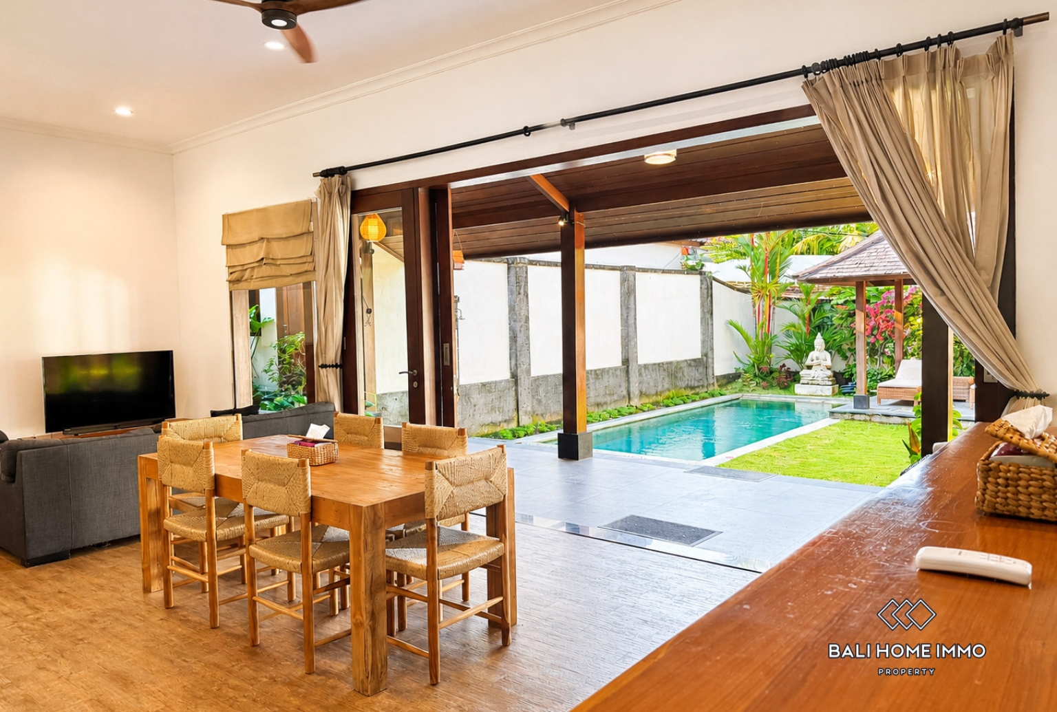 4 Bedroom Family Villa for Rent in Pererenan Northside view 5