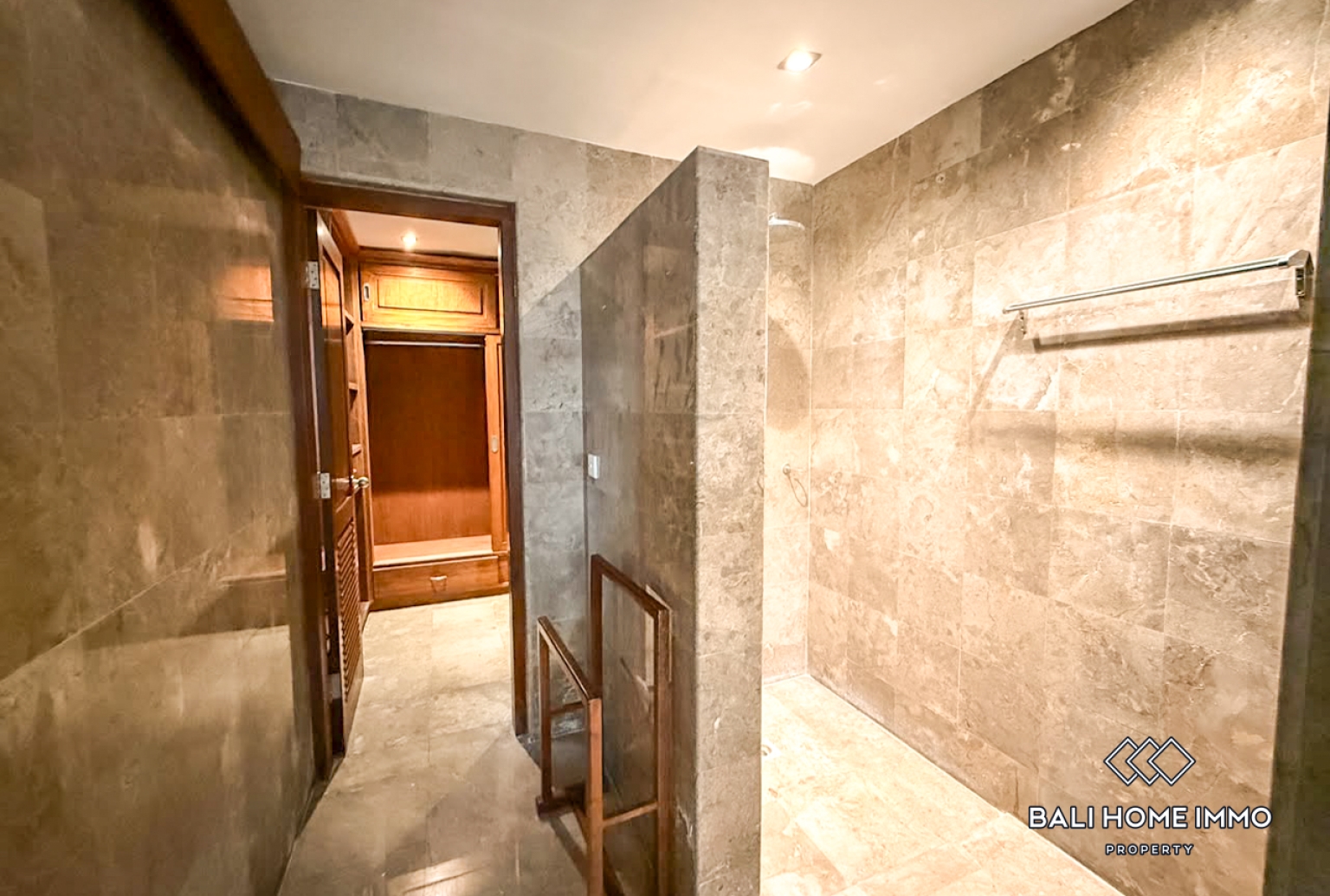 Villa Keluarga 4 Kamar untuk Disewa di Umalas view 18