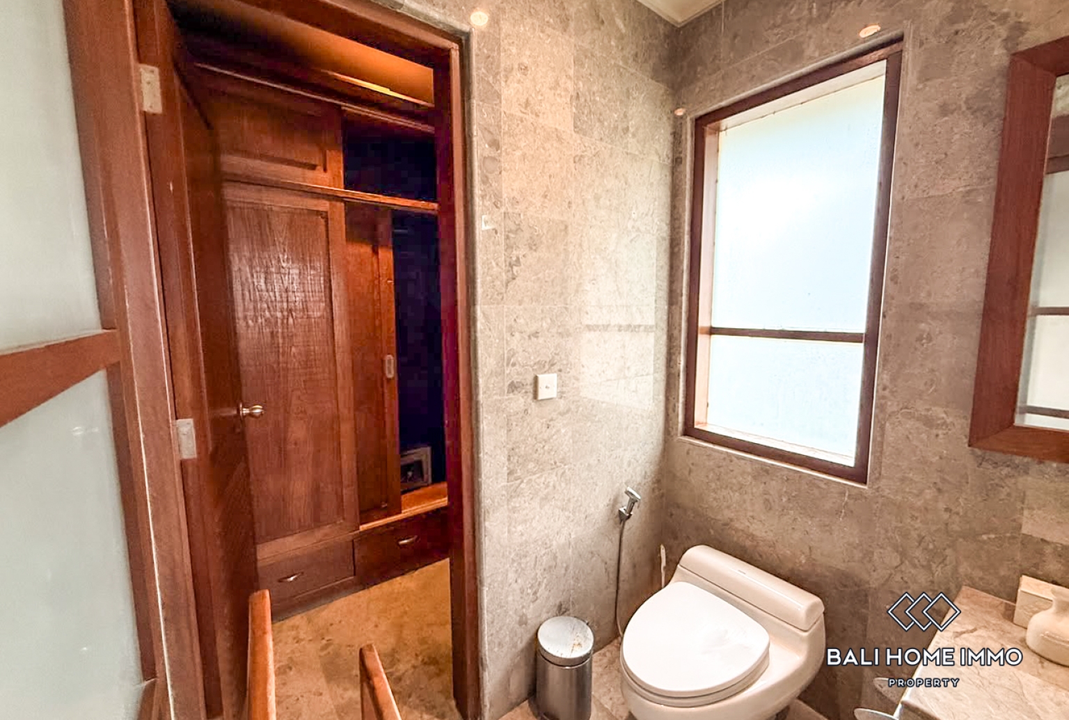 Villa Keluarga 4 Kamar untuk Disewa di Umalas view 19