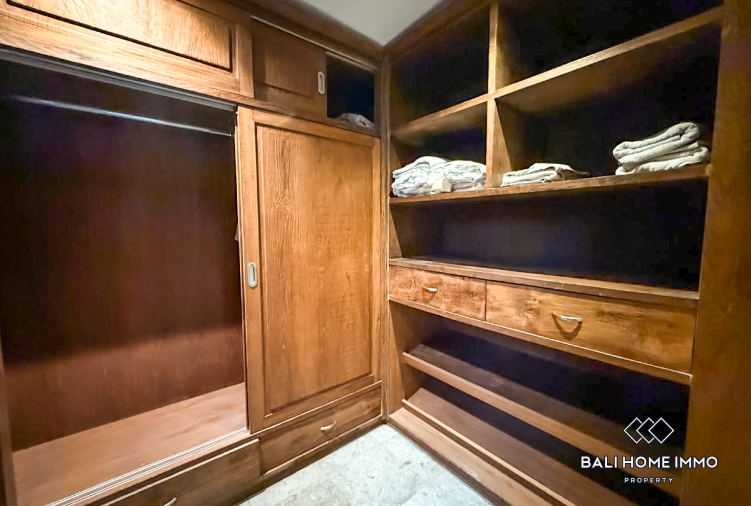 Villa Keluarga 4 Kamar untuk Disewa di Umalas view 20