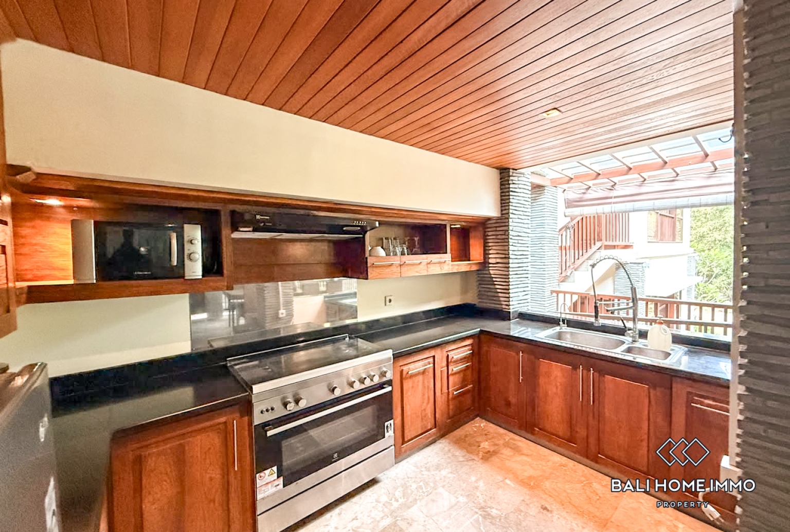 Villa Keluarga 4 Kamar untuk Disewa di Umalas view 7