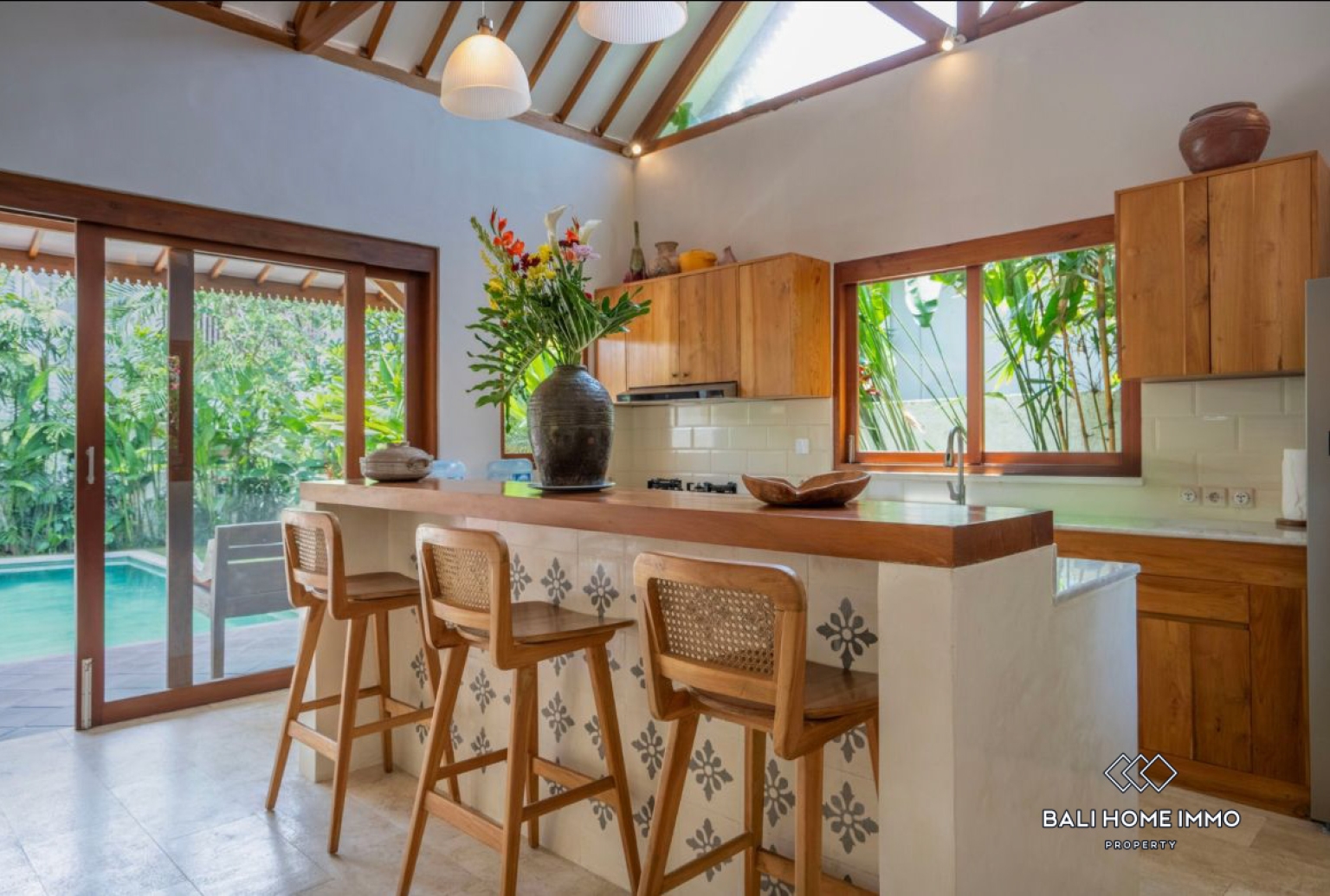 Villa Keluarga 4 Kamar Dijual di Tumbakbayuh Pererenan view 7