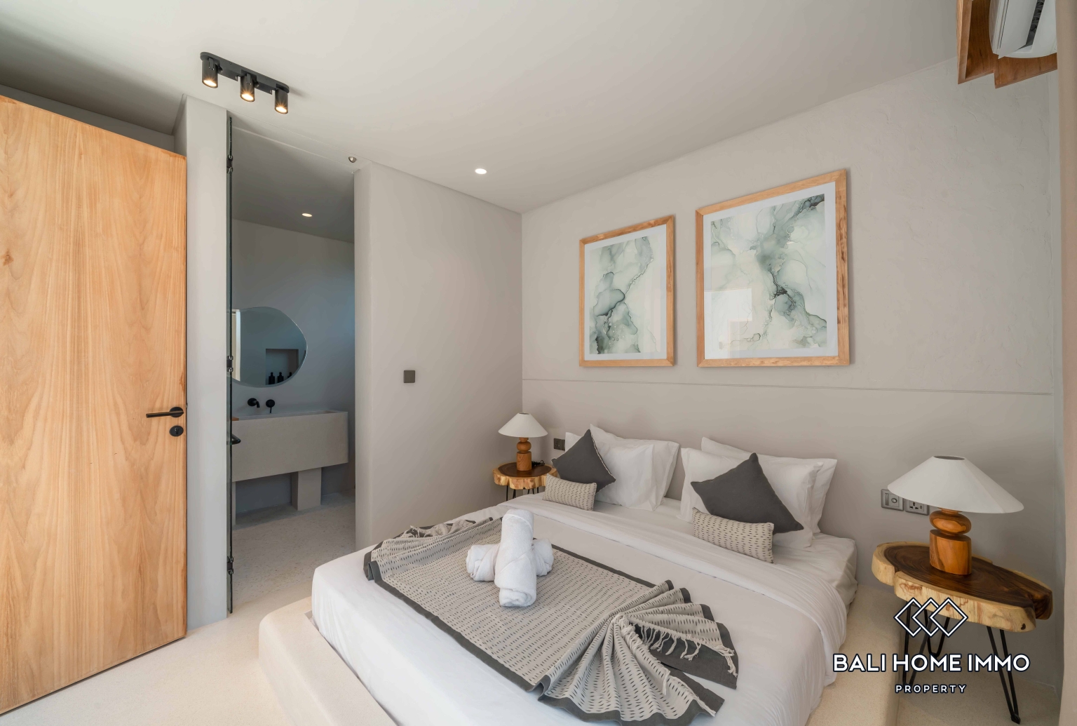 3 Bedroom Modern Tropical Villa for Sale in Canggu Berawa view 9