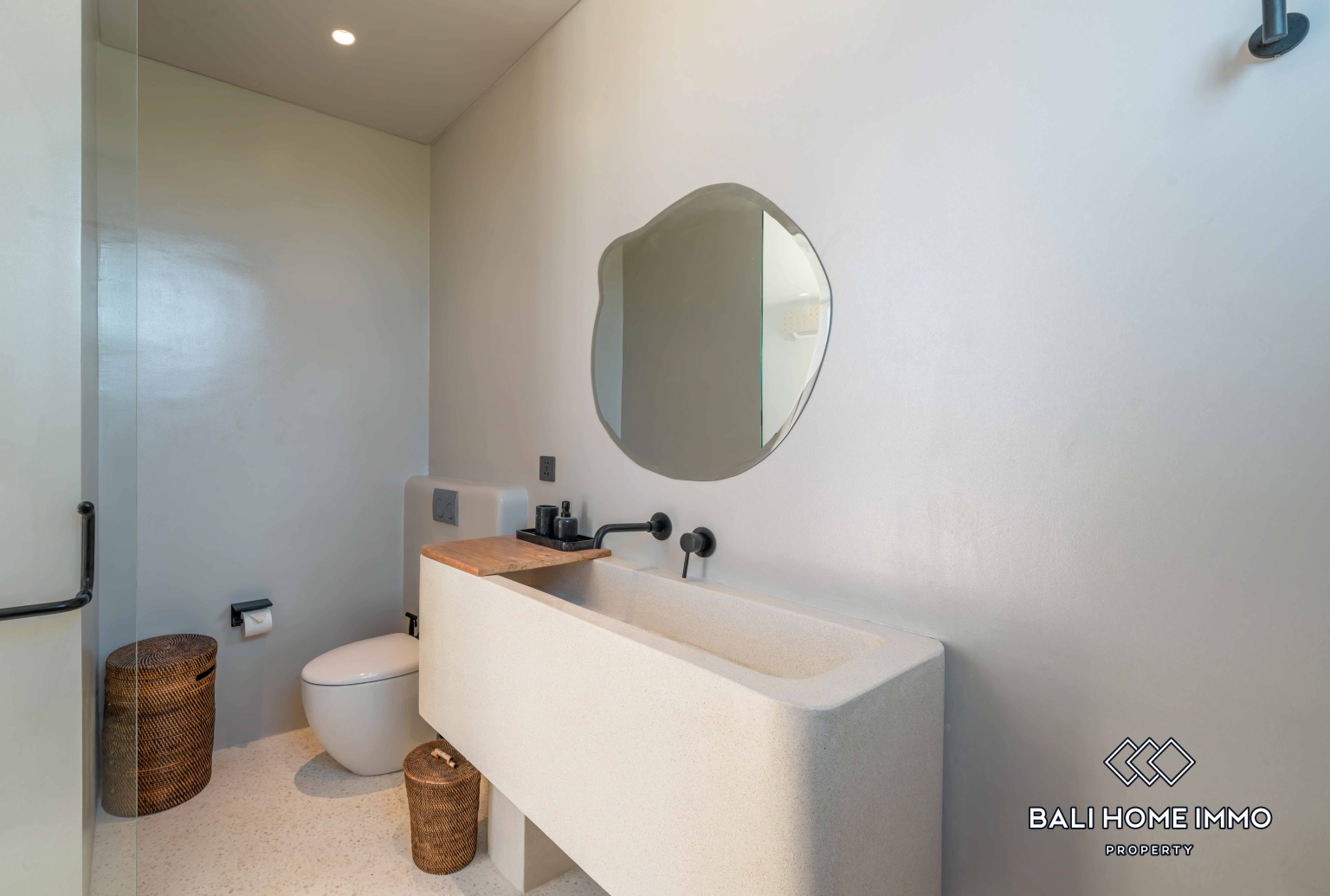 3 Bedroom Modern Tropical Villa for Sale in Canggu Berawa view 20