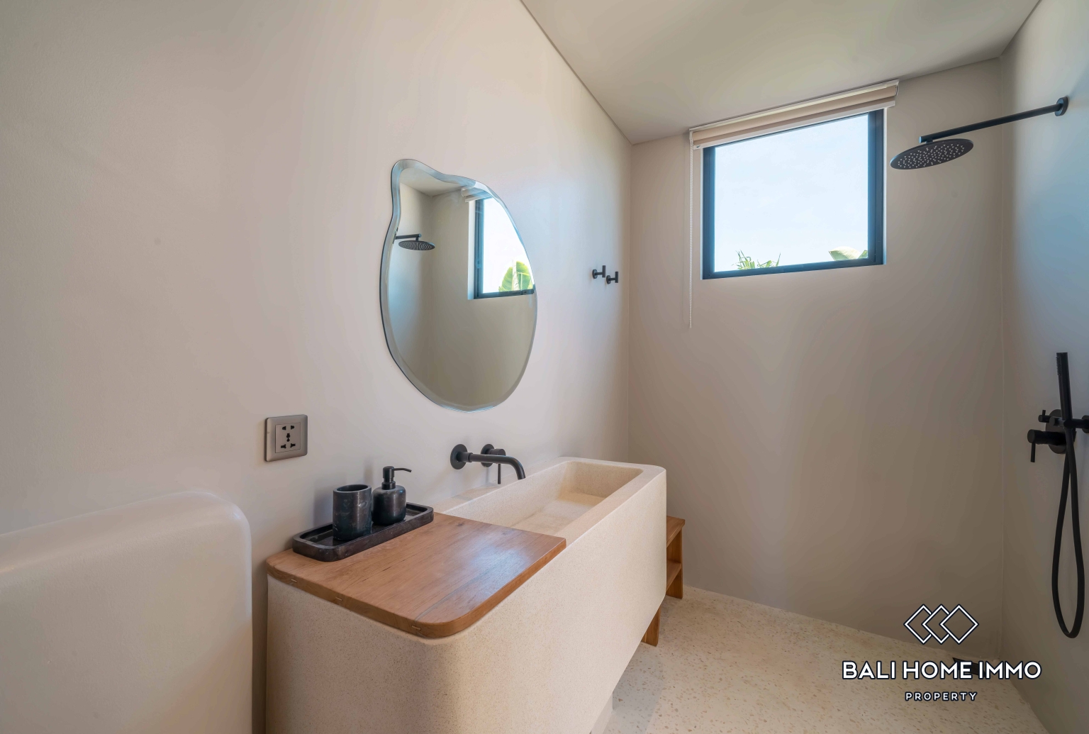 3 Bedroom Modern Tropical Villa for Sale in Canggu Berawa view 21