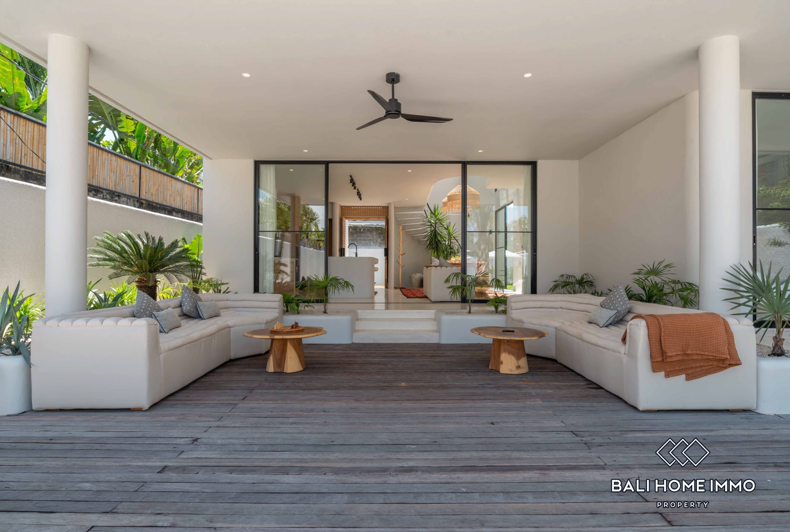 3 Bedroom Modern Tropical Villa for Sale in Canggu Berawa view 2