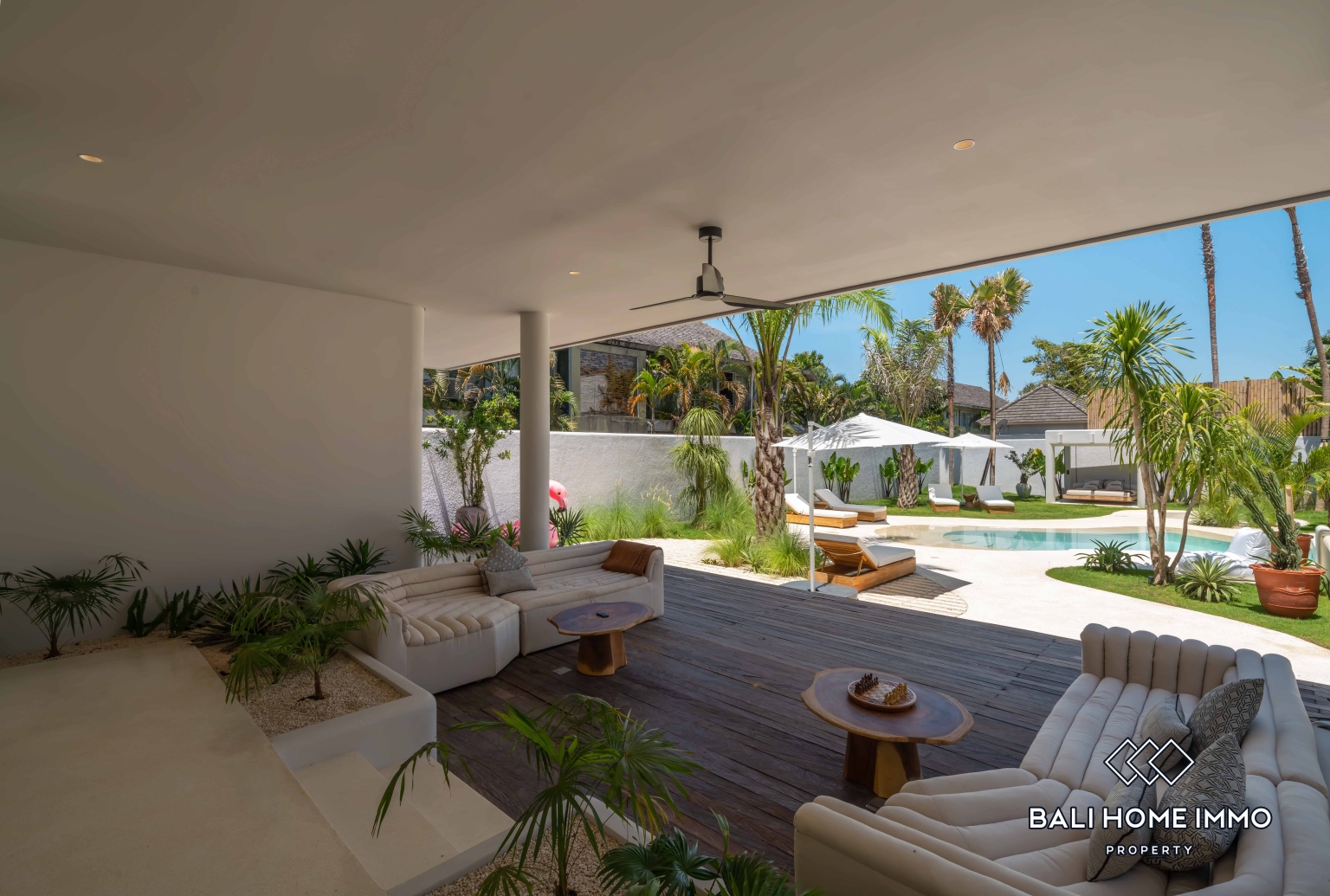3 Bedroom Modern Tropical Villa for Sale in Canggu Berawa view 3