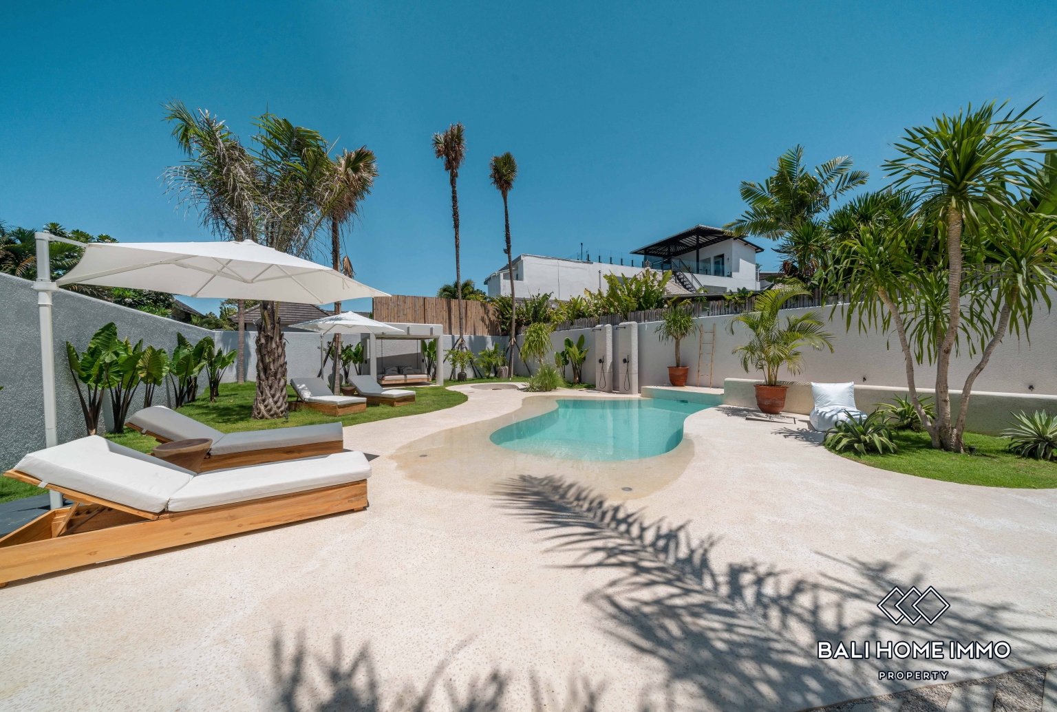 3 Bedroom Modern Tropical Villa for Sale in Canggu Berawa view 28