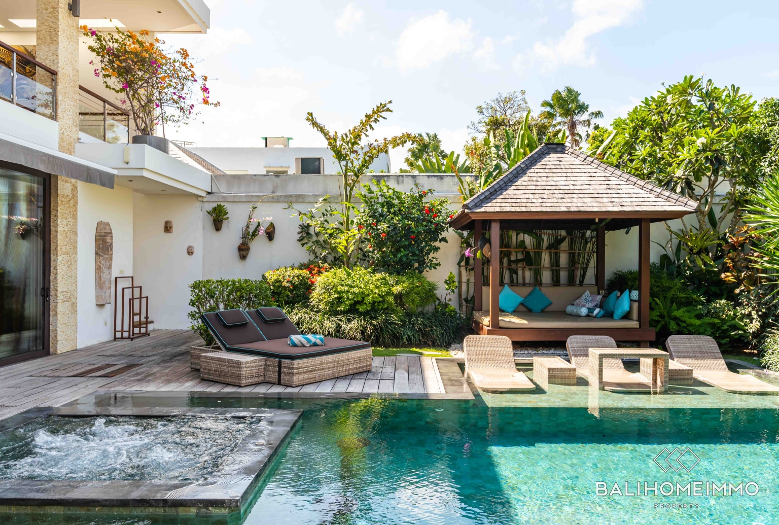 Modern 4 + 1 Bedroom Villa for Rental Near Berawa Beach view 36
