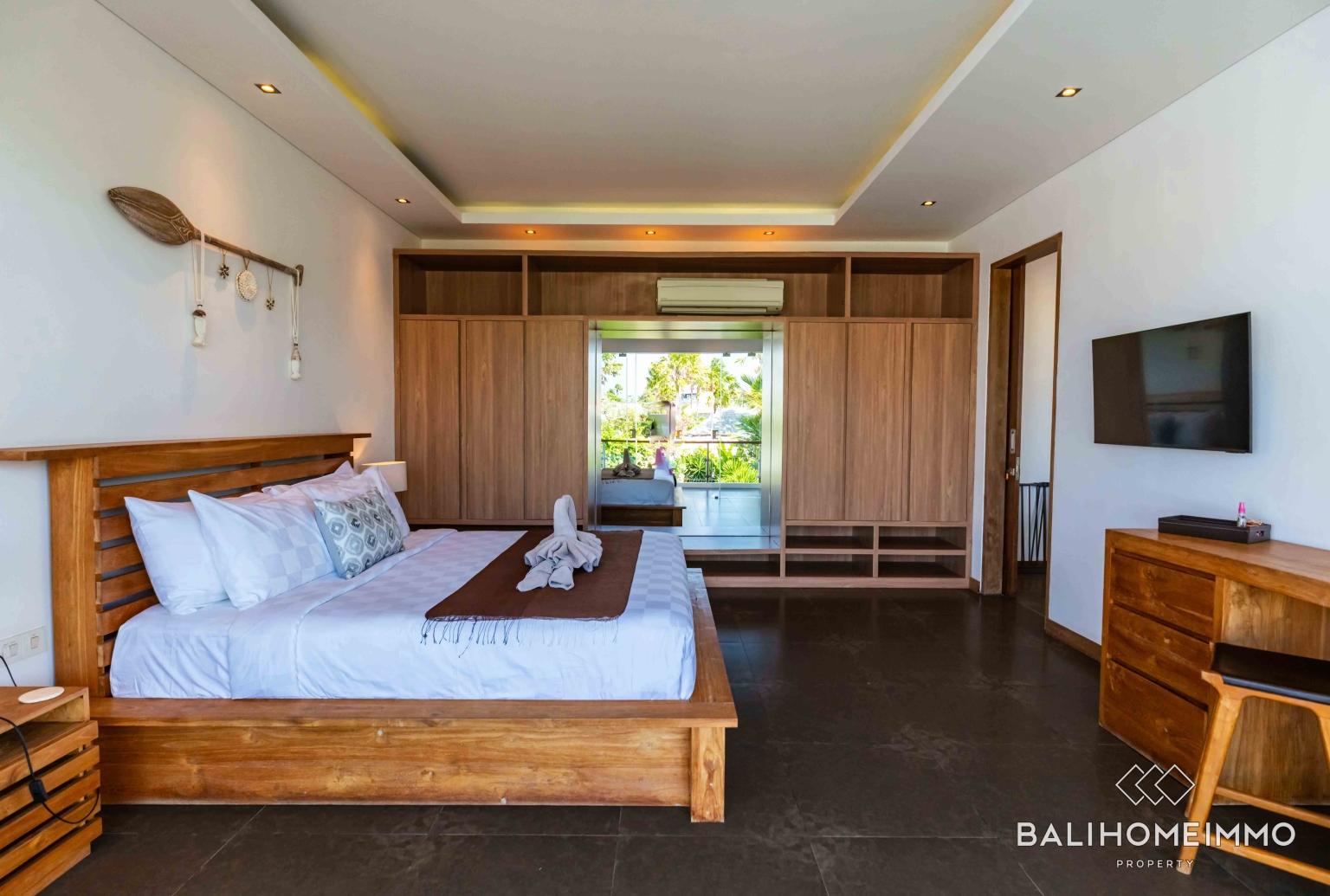 Modern 4 + 1 Bedroom Villa for Rental Near Berawa Beach view 20