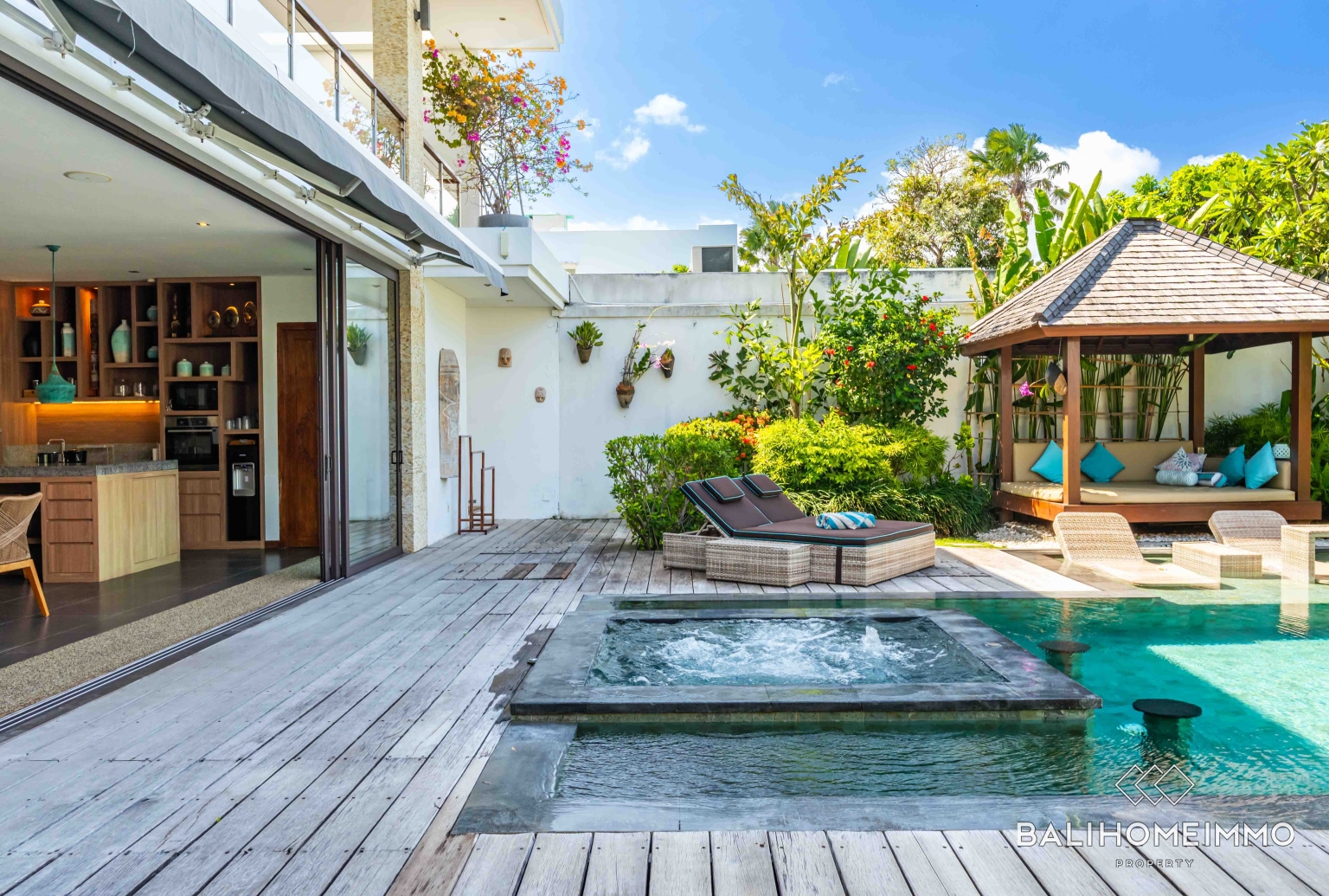 Modern 4 + 1 Bedroom Villa for Rental Near Berawa Beach view 32