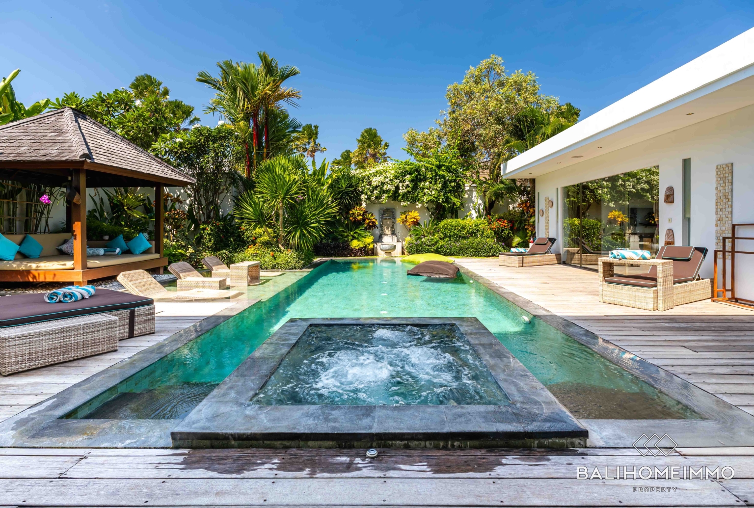 Modern 4 + 1 Bedroom Villa for Rental Near Berawa Beach view 33