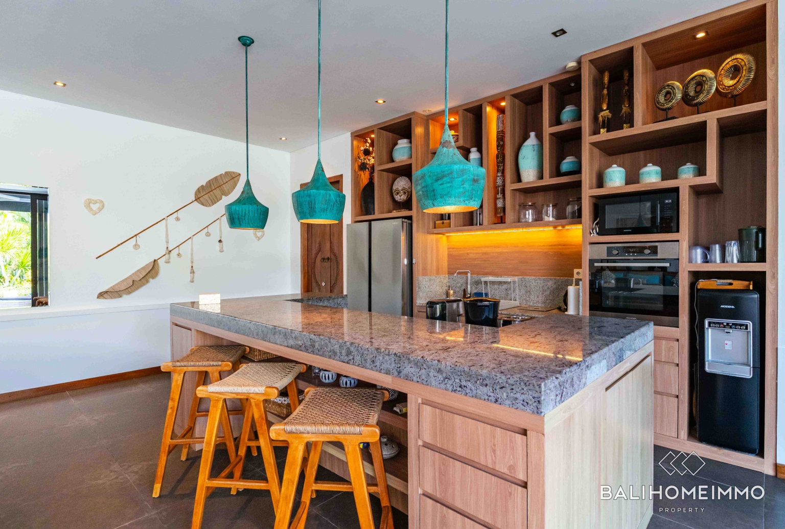 Modern 4 + 1 Bedroom Villa for Rental Near Berawa Beach view 10