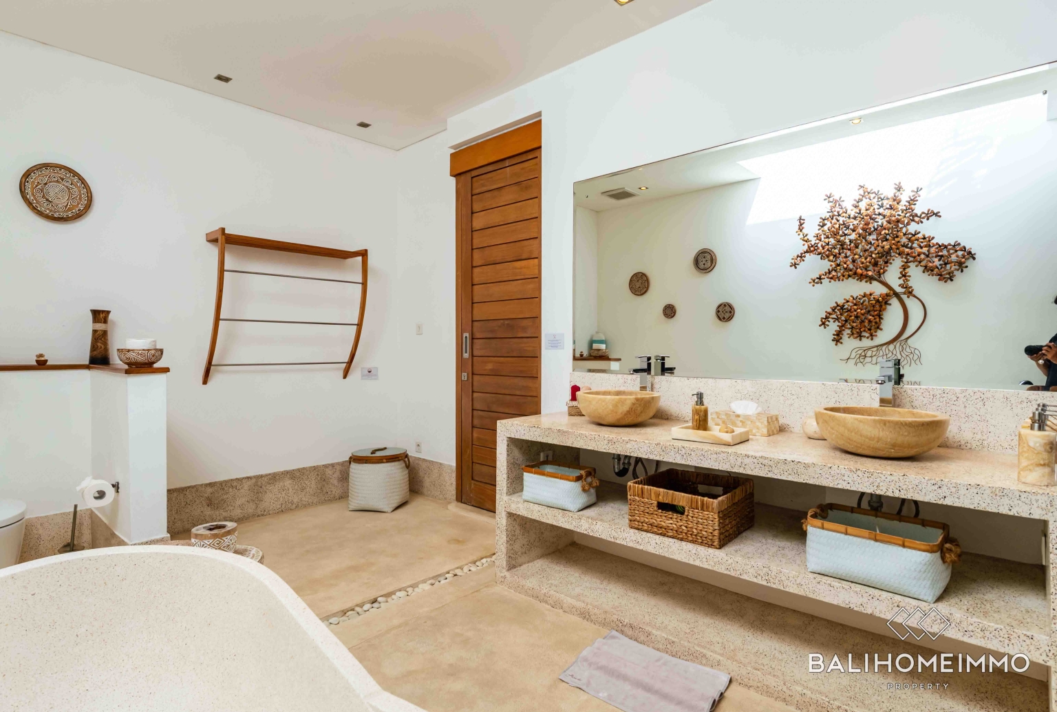 Modern 4 + 1 Bedroom Villa for Rental Near Berawa Beach view 27