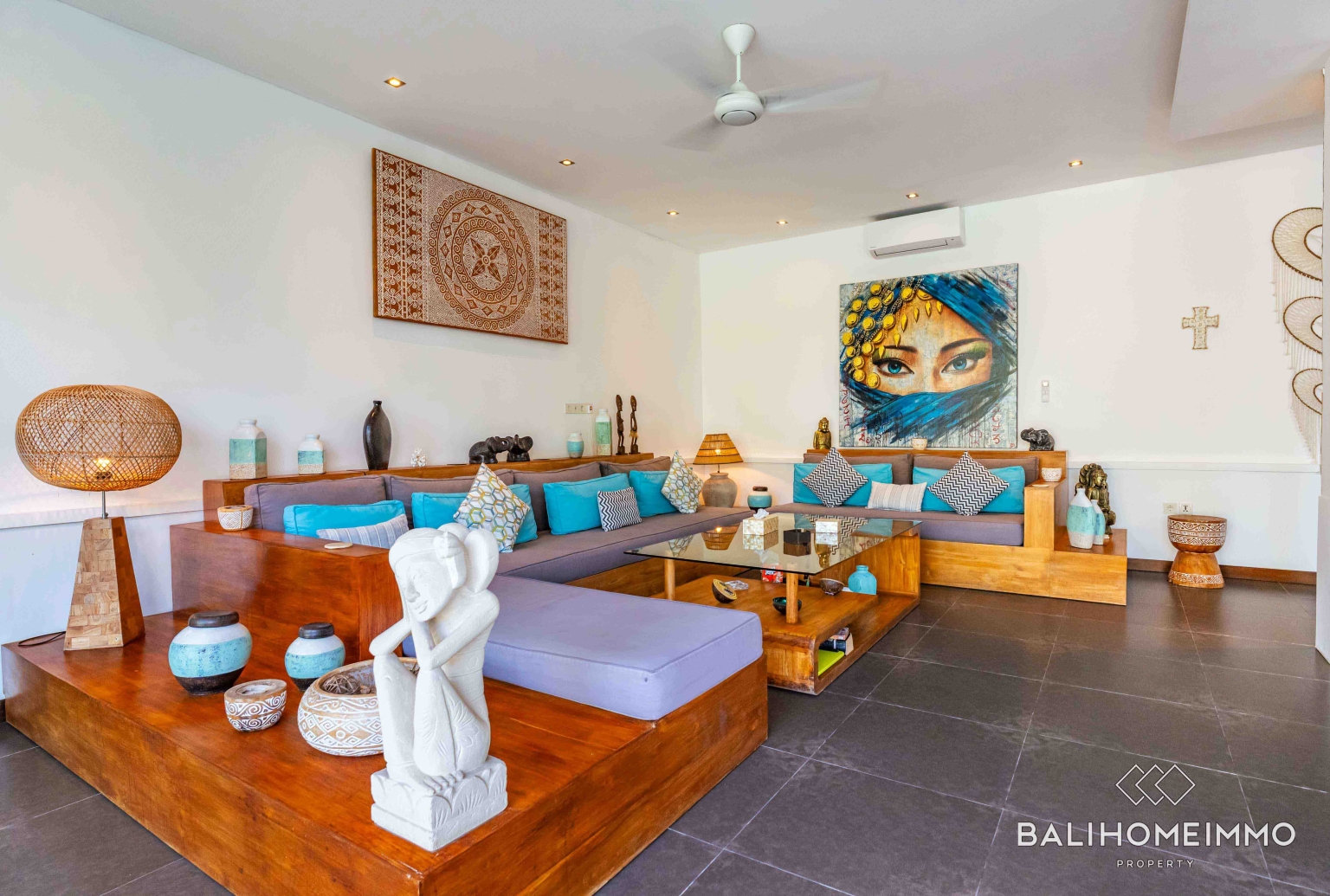 Modern 4 + 1 Bedroom Villa for Rental Near Berawa Beach view 3