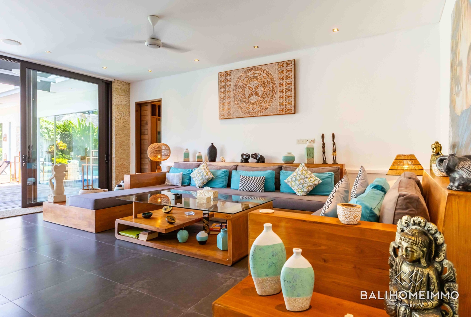 Modern 4 + 1 Bedroom Villa for Rental Near Berawa Beach view 5