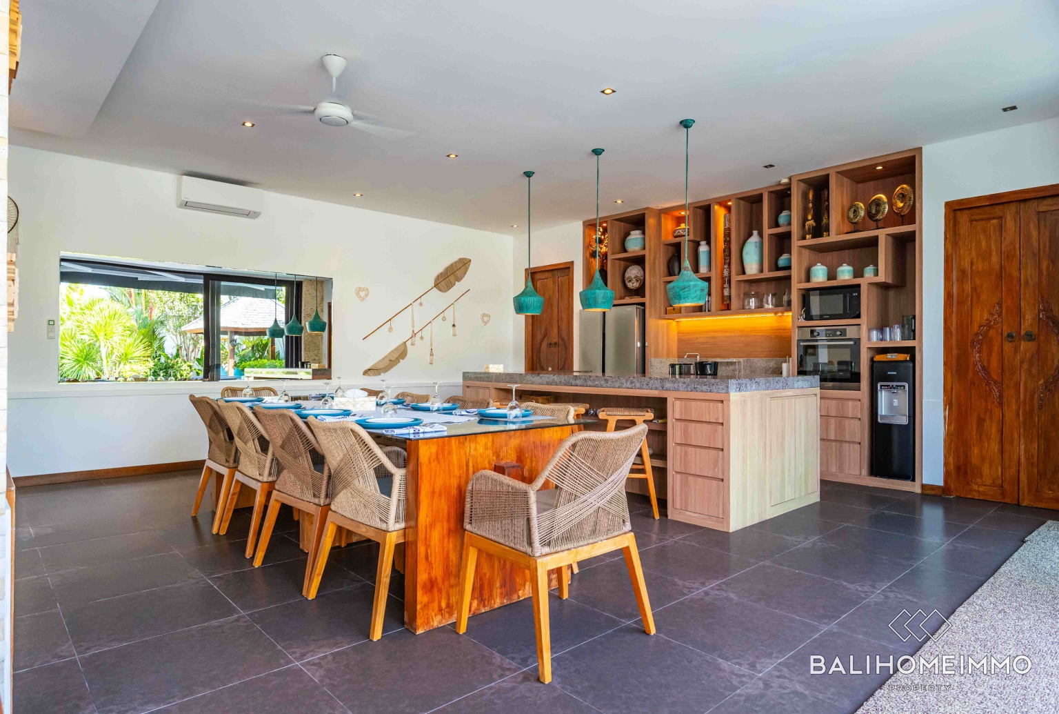 Modern 4 + 1 Bedroom Villa for Rental Near Berawa Beach view 6