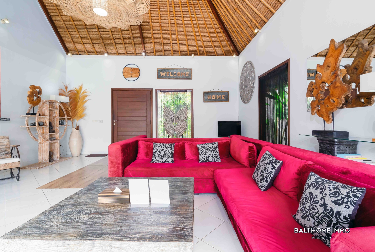 4 bedroom villa for rent in Canggu Residential Side view 5