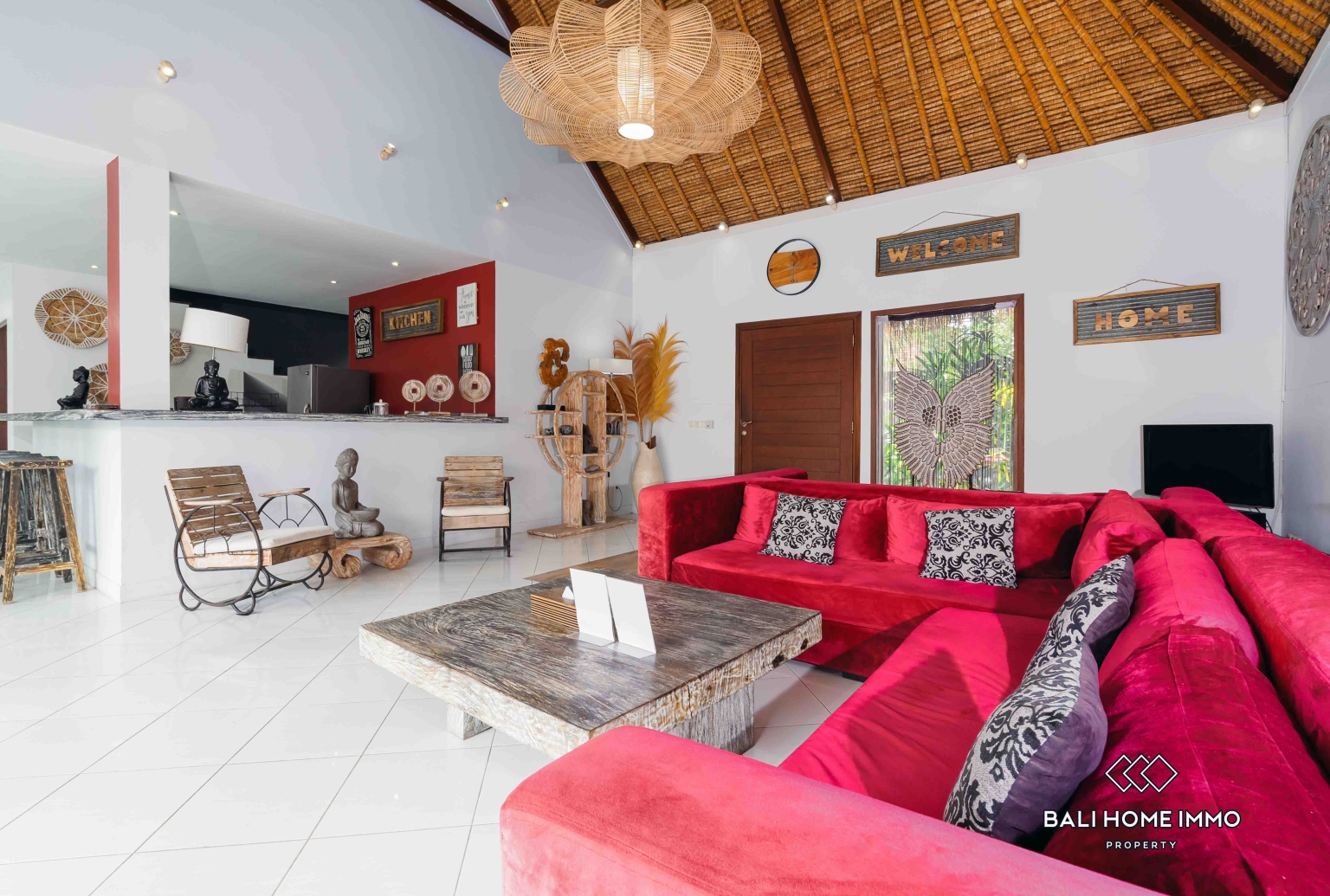 4 bedroom villa for rent in Canggu Residential Side view 4
