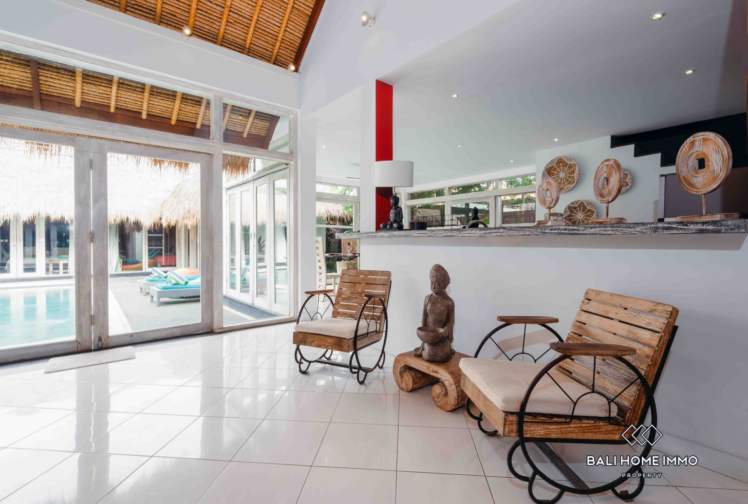 4 bedroom villa for rent in Canggu Residential Side view 8