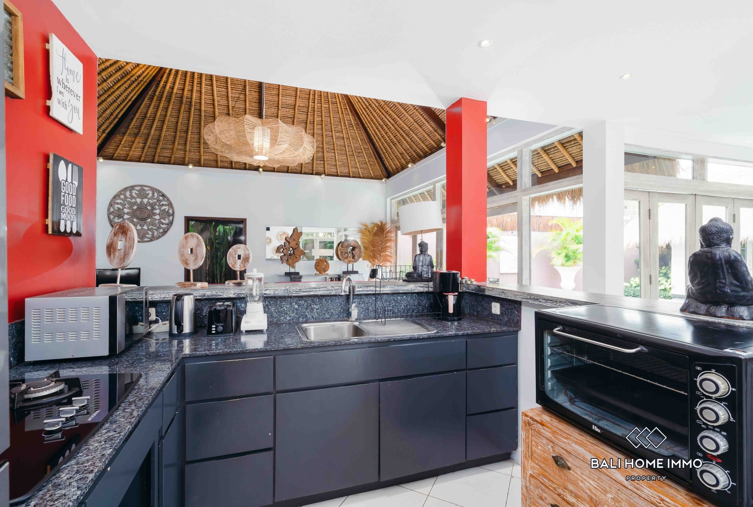 4 bedroom villa for rent in Canggu Residential Side view 14