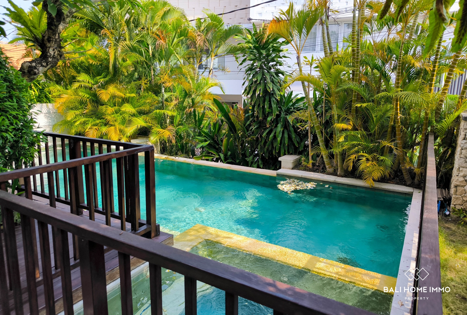 Villa 4 Kamar untuk Dijual dan Disewa di Berawa view 21