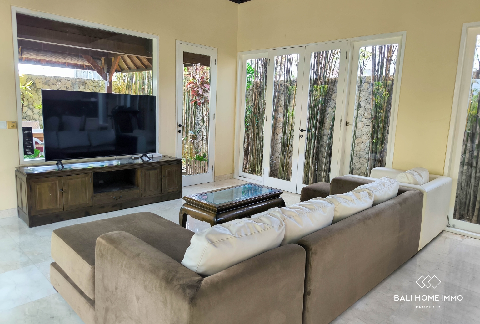 Villa 4 Kamar untuk Dijual dan Disewa di Berawa view 4
