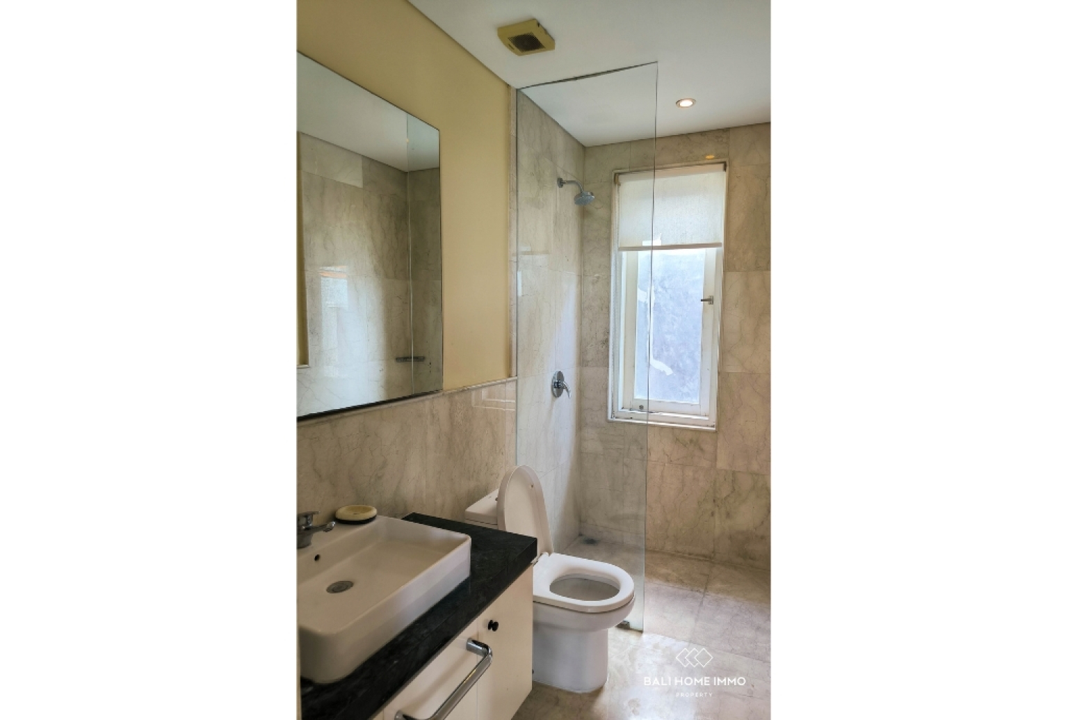 Villa 4 Kamar untuk Dijual dan Disewa di Berawa view 15